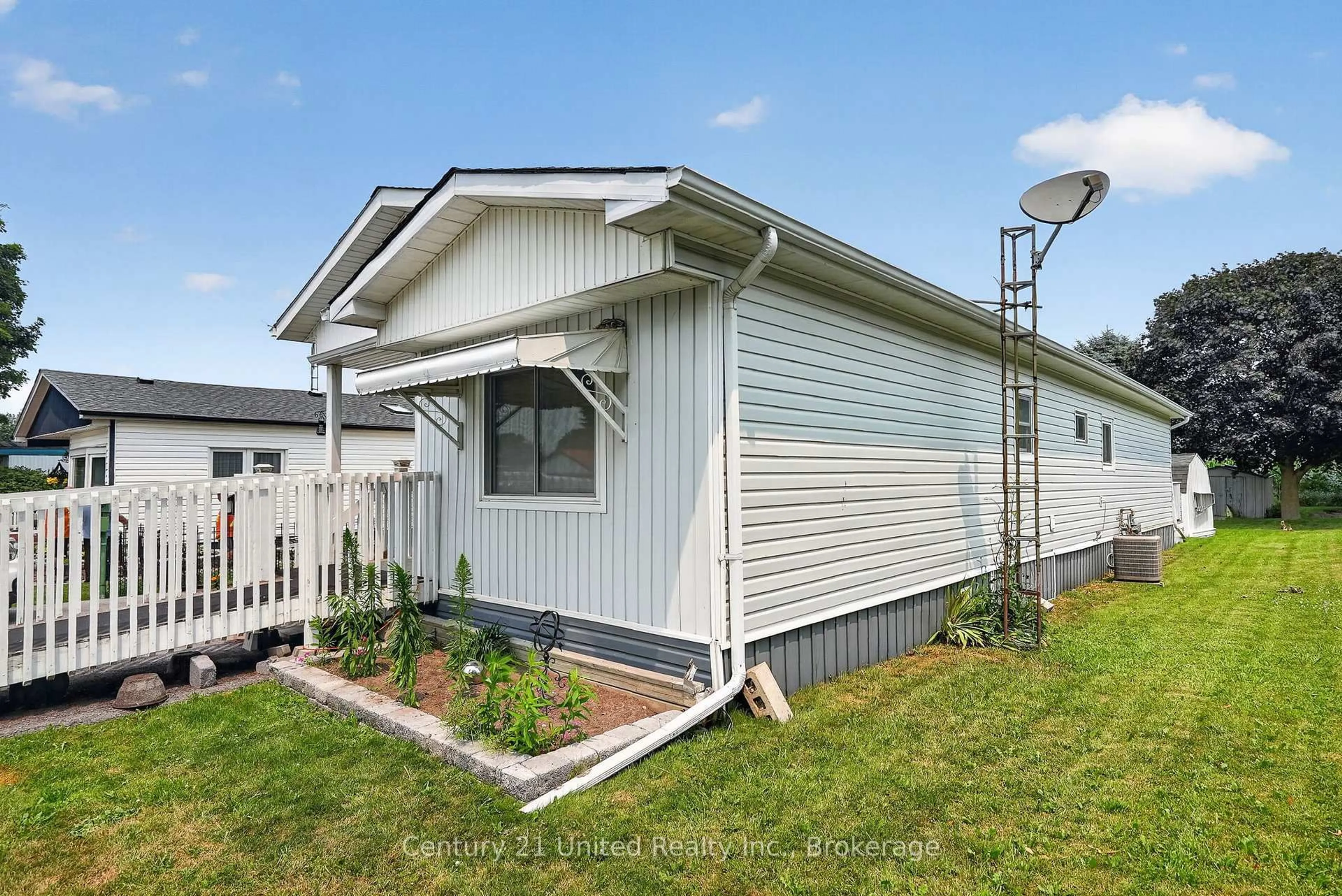 Home with vinyl exterior material, street for 13 Hillview Dr, Hamilton Township Ontario K9A 0X1