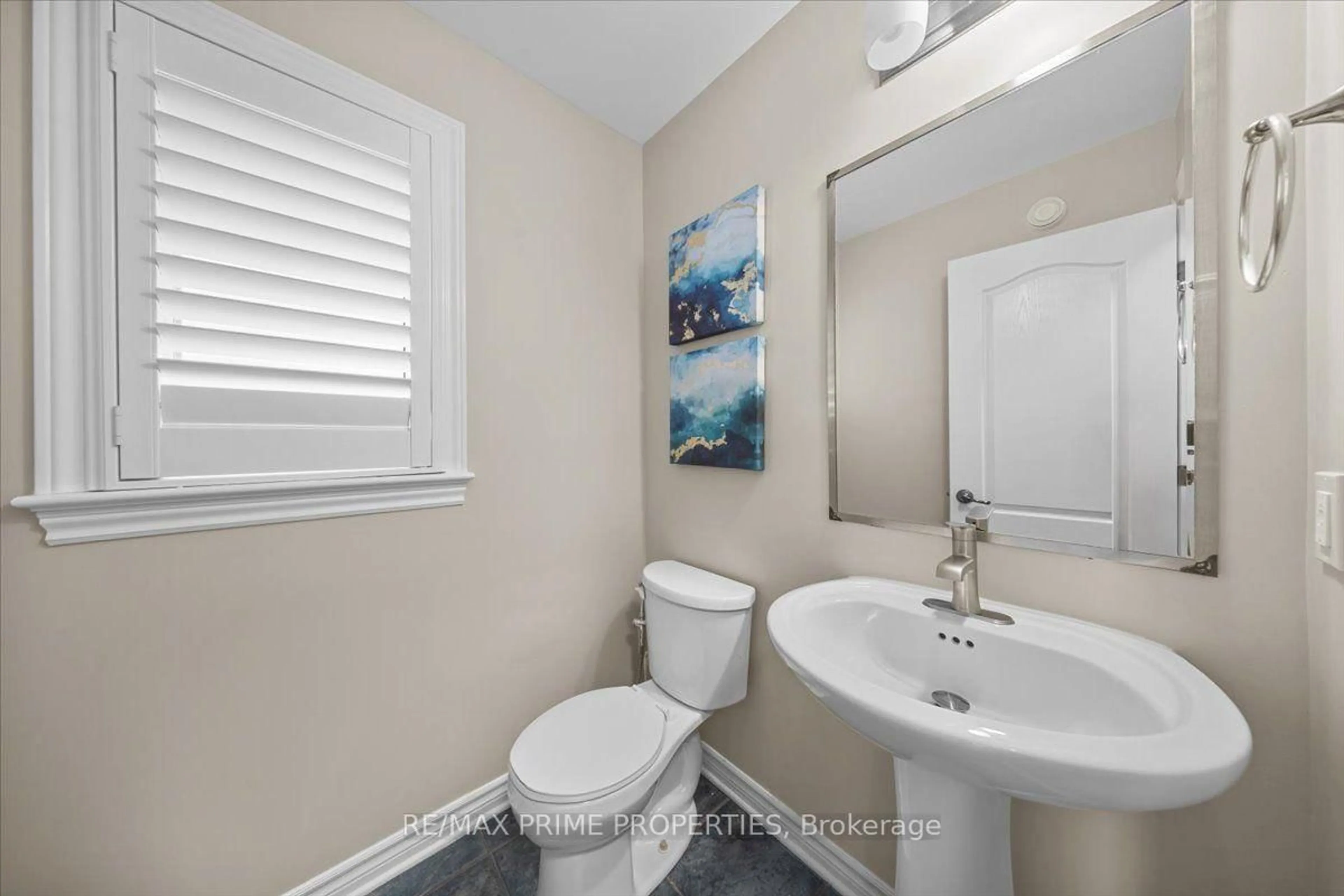 Standard bathroom, ceramic/tile floor for 816 Azure St, Orleans Ontario K4A 0T7