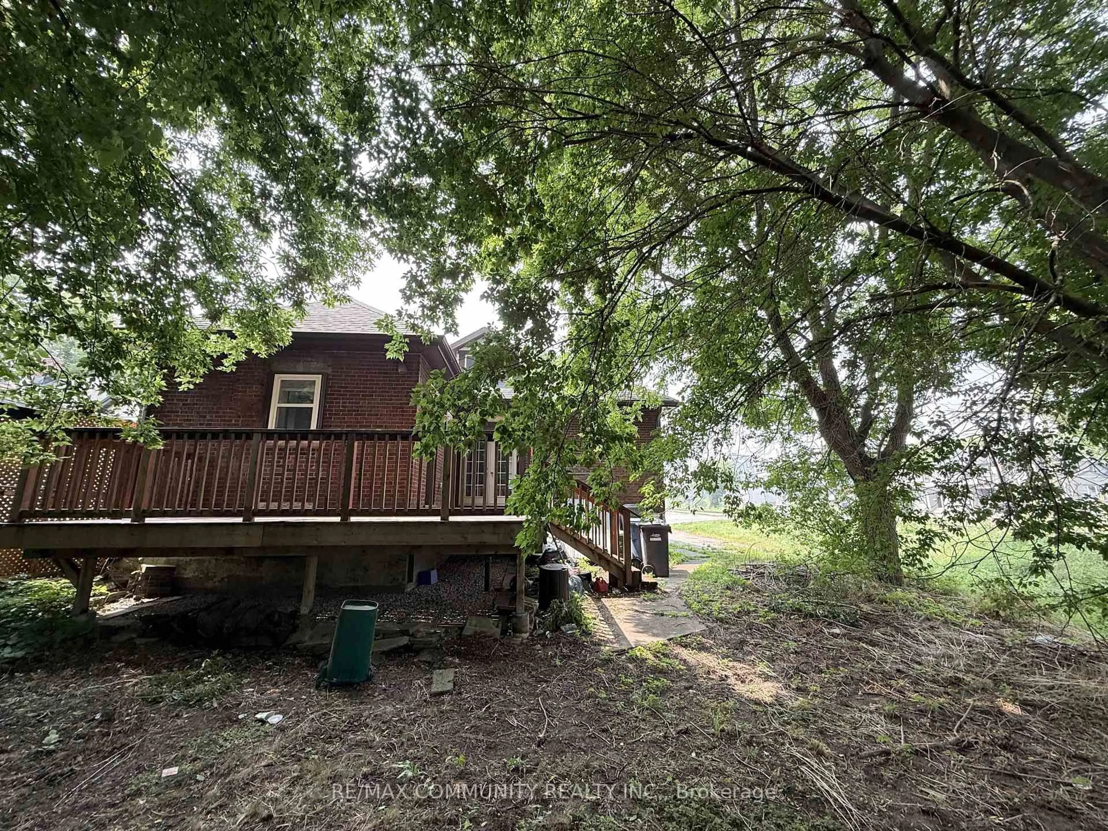 Unknown for 70 Huron St, Guelph Ontario N1G 5L6