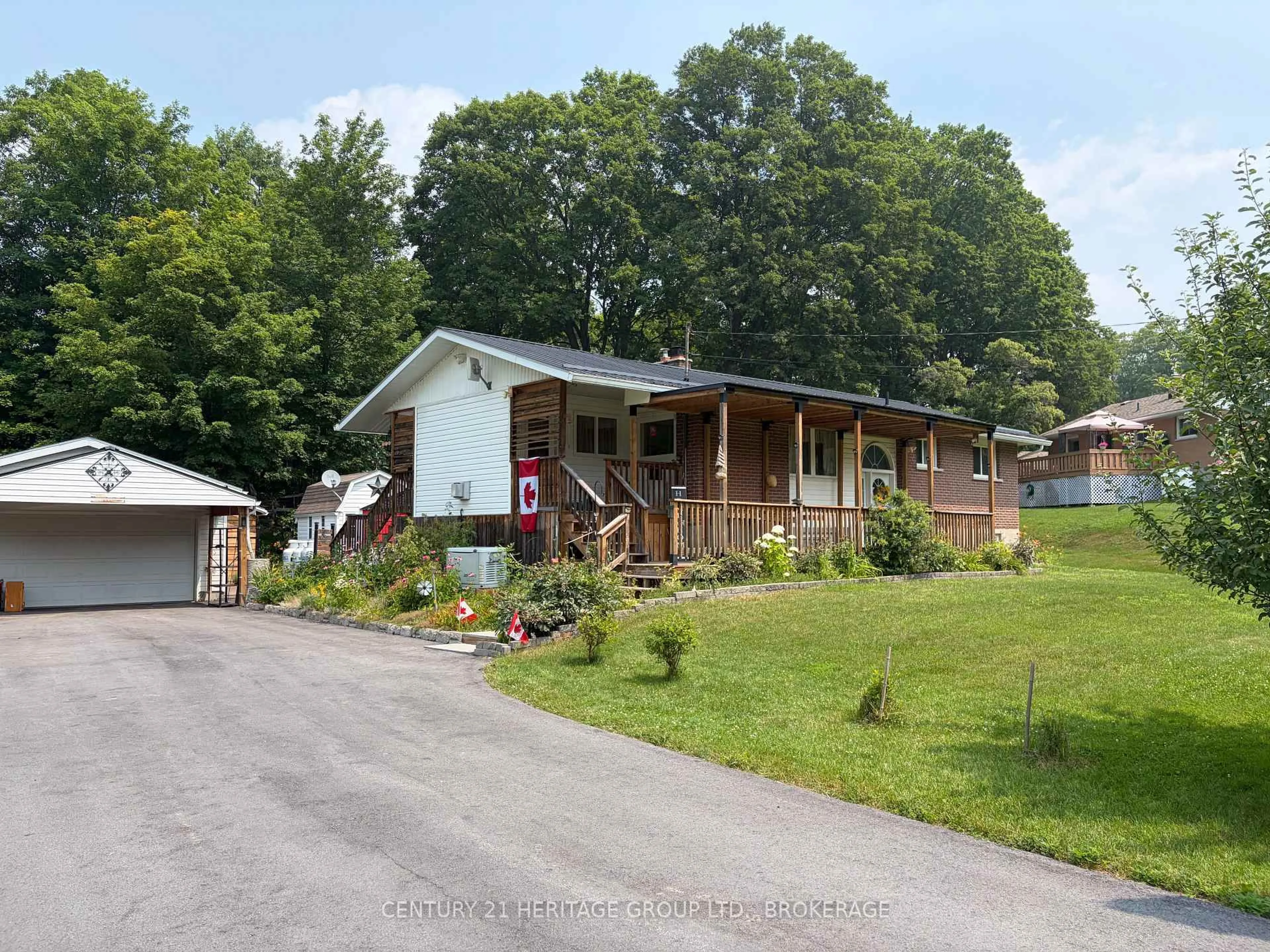A pic from outside/outdoor area/front of a property/back of a property/a pic from drone, street for 4309 Maple Dr, Verona Ontario K0H 2W0