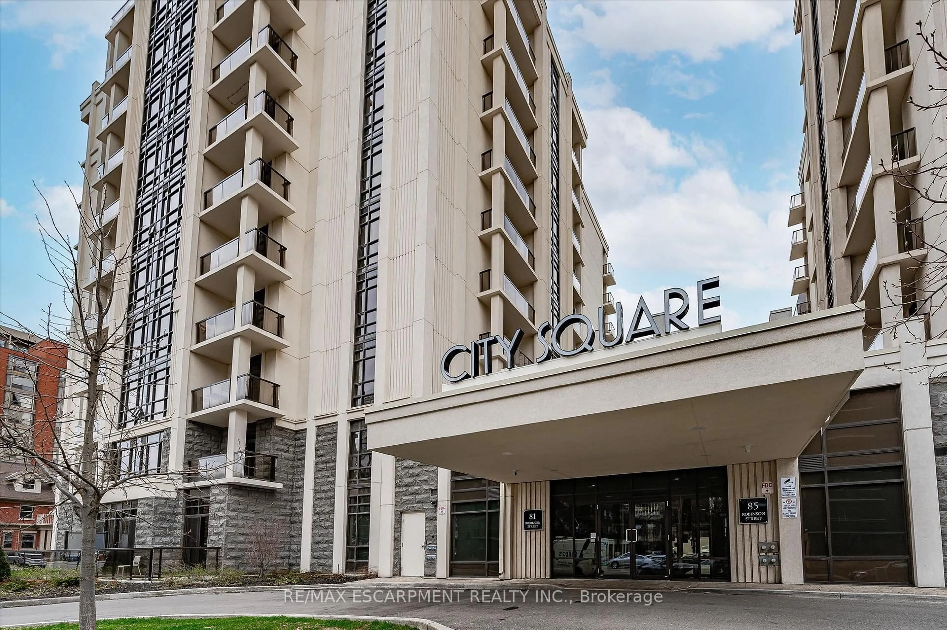 Indoor foyer for 85 ROBINSON St #1004, Hamilton Ontario L8P 0B9