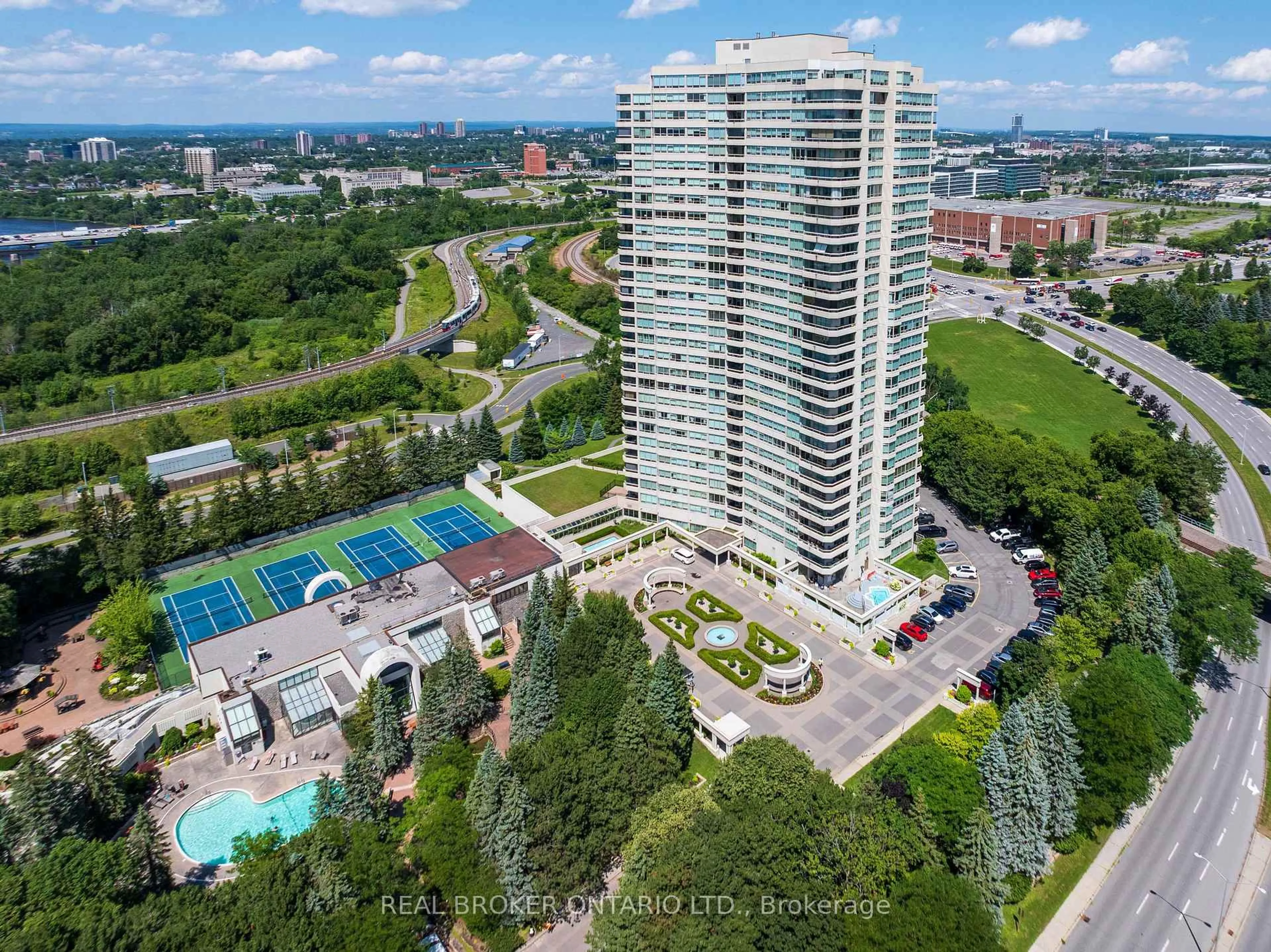 A pic from outside/outdoor area/front of a property/back of a property/a pic from drone, city buildings view from balcony for 1480 Riverside Dr #806, Ottawa Ontario K1G 5H2