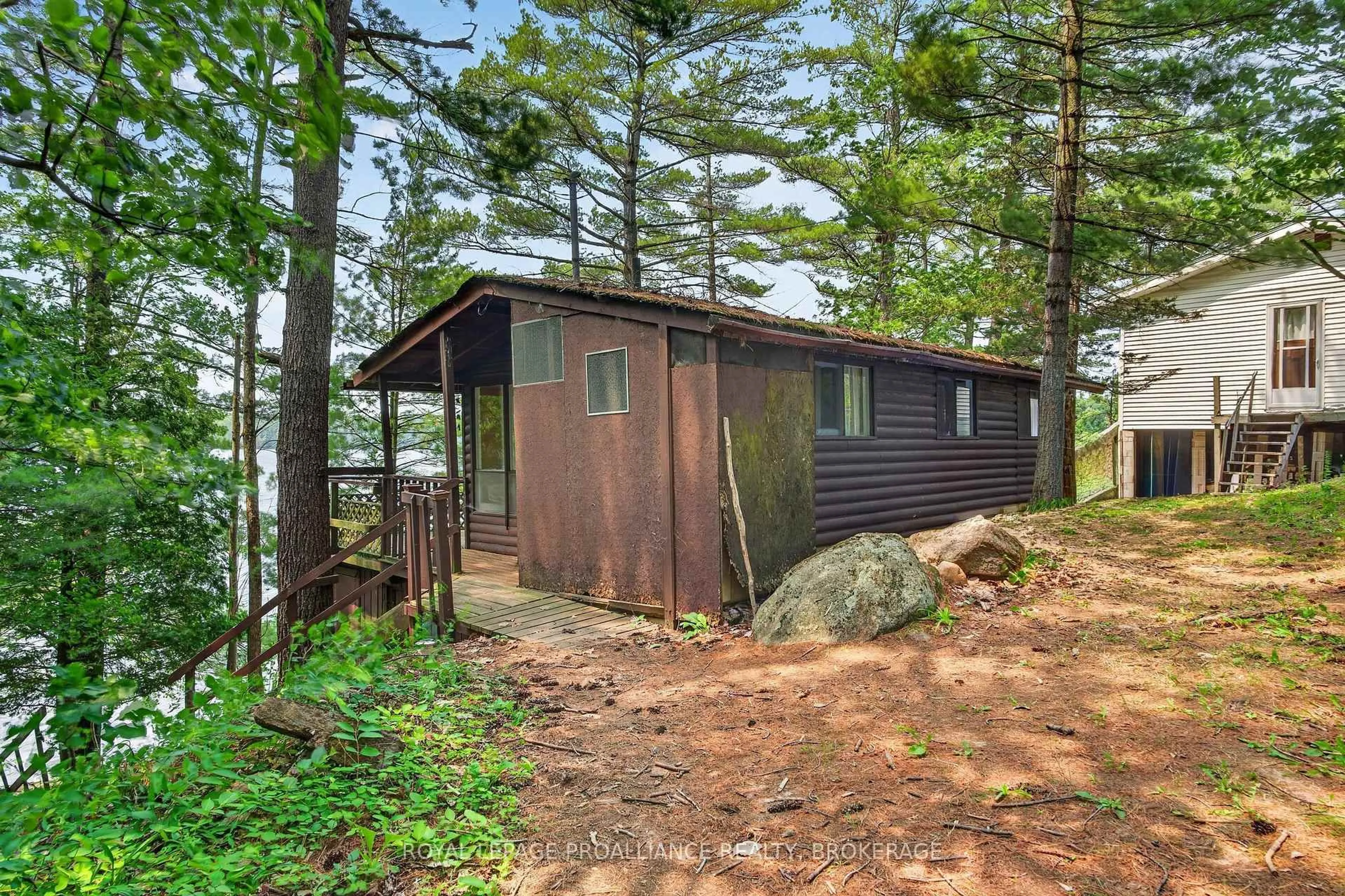 Shed for 1135 Twin Island Lane, Perth Road Ontario K0H 2L0