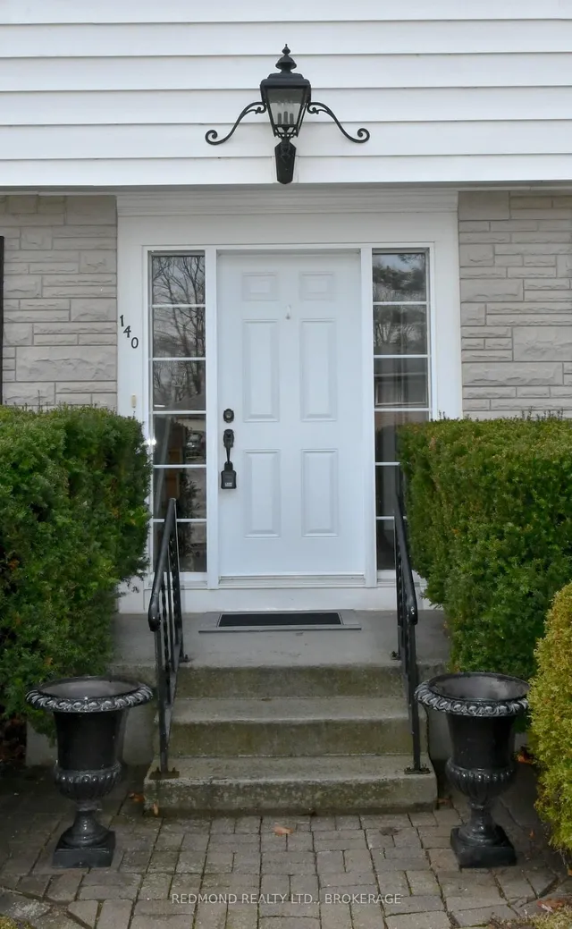140 Churchill Dr, Gananoque 5