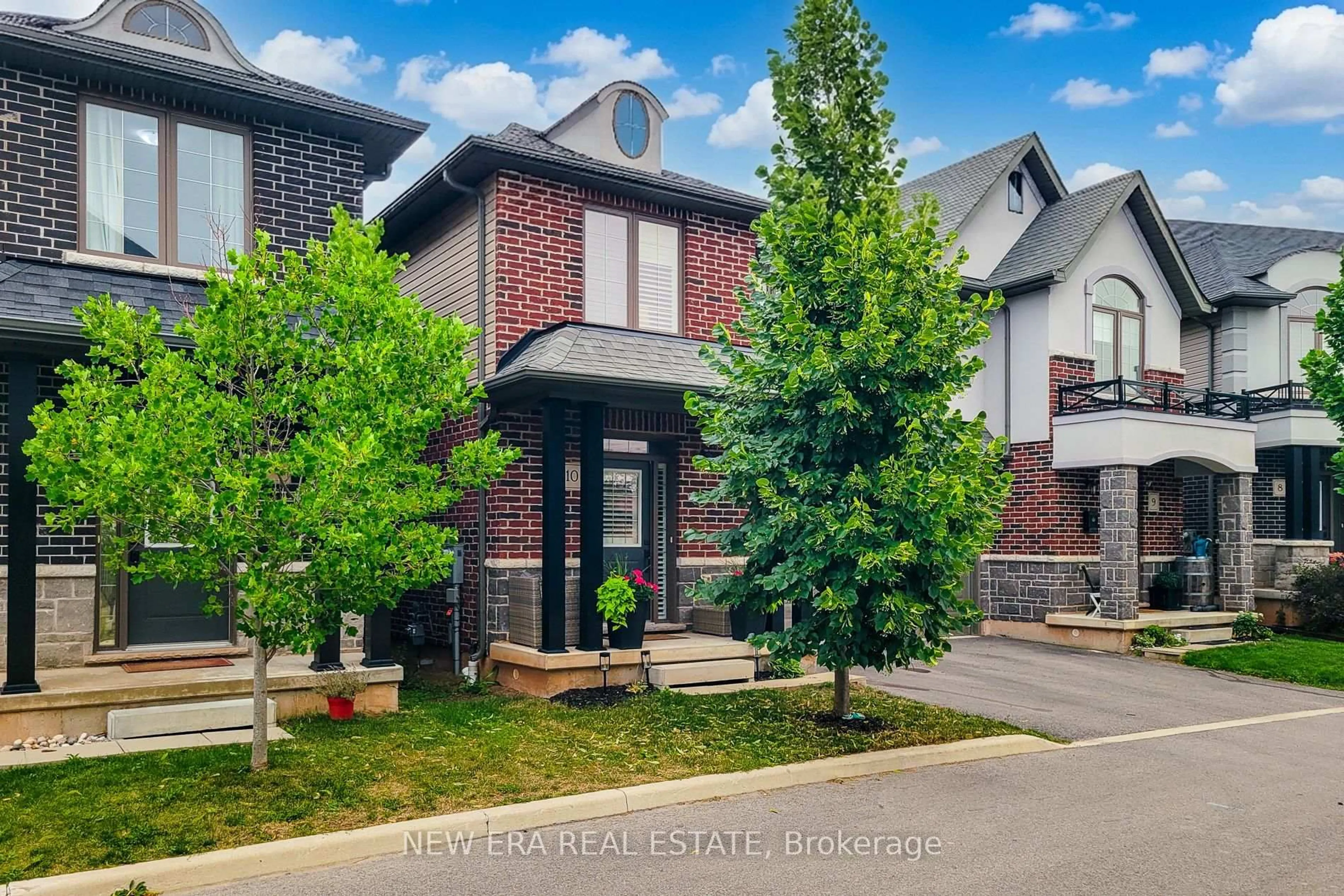 Home with brick exterior material, street for 4297 East Ave #10, Lincoln Ontario L0R 1B6