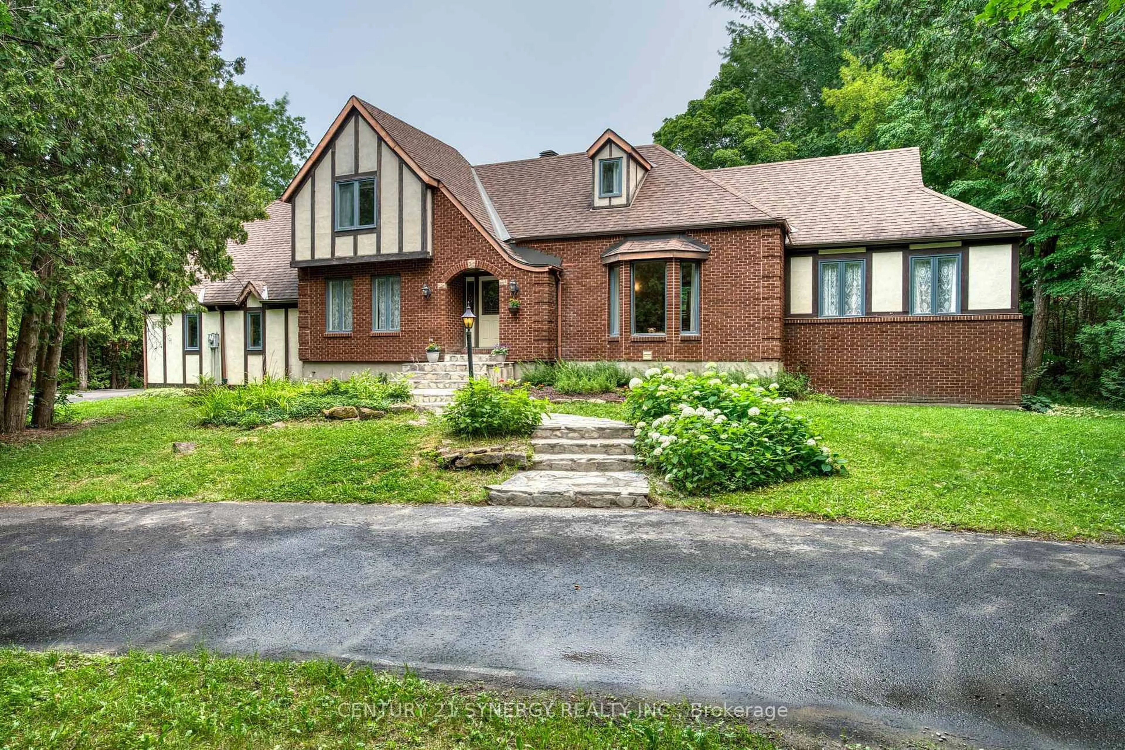 Home with brick exterior material, street for 306 Mcgregor Dr, Carleton Place Ontario K7C 0C4