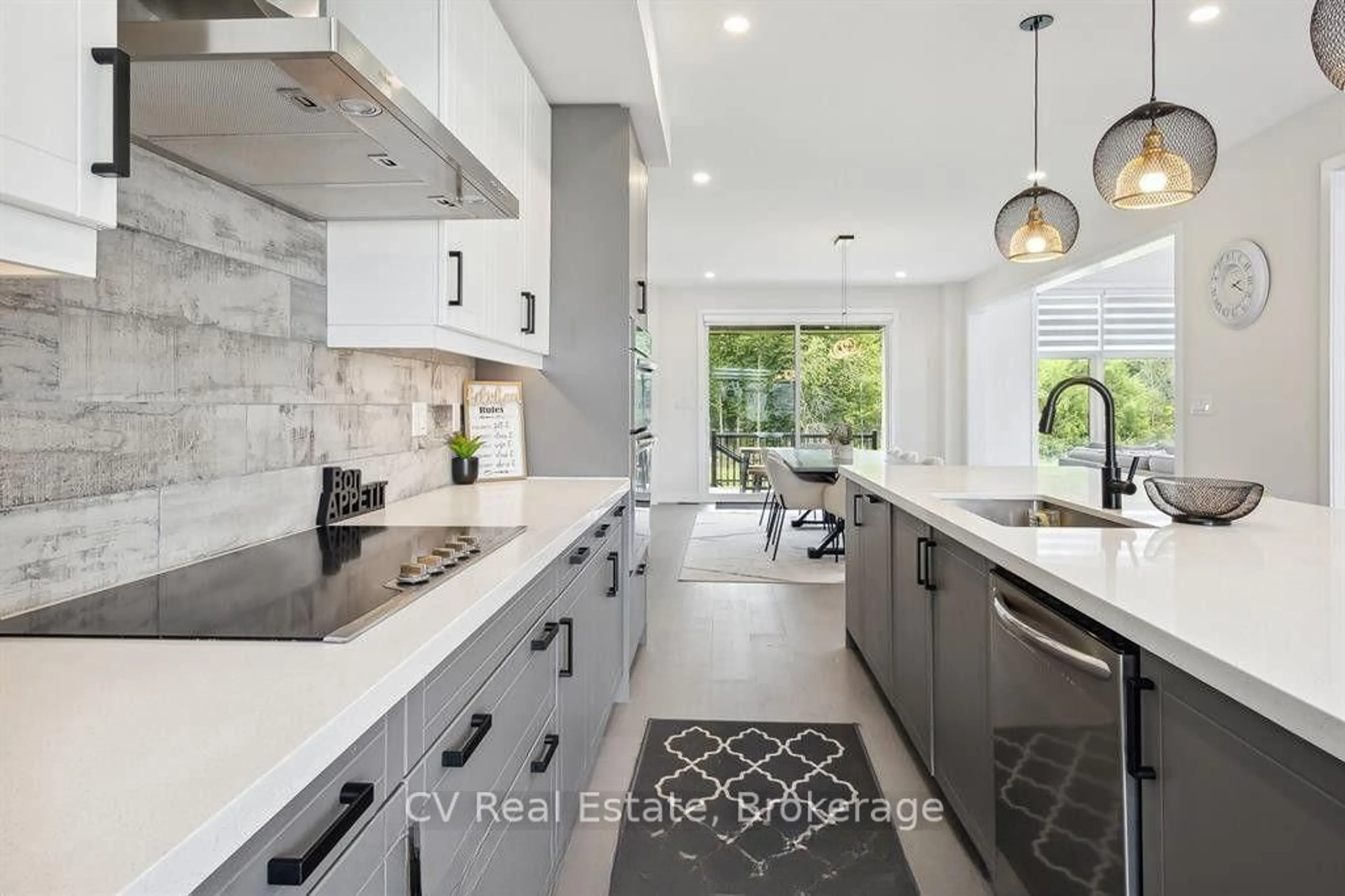 Contemporary kitchen, ceramic/tile floor for 125 Stoneleigh Dr, Blue Mountains Ontario L9Y 4X5