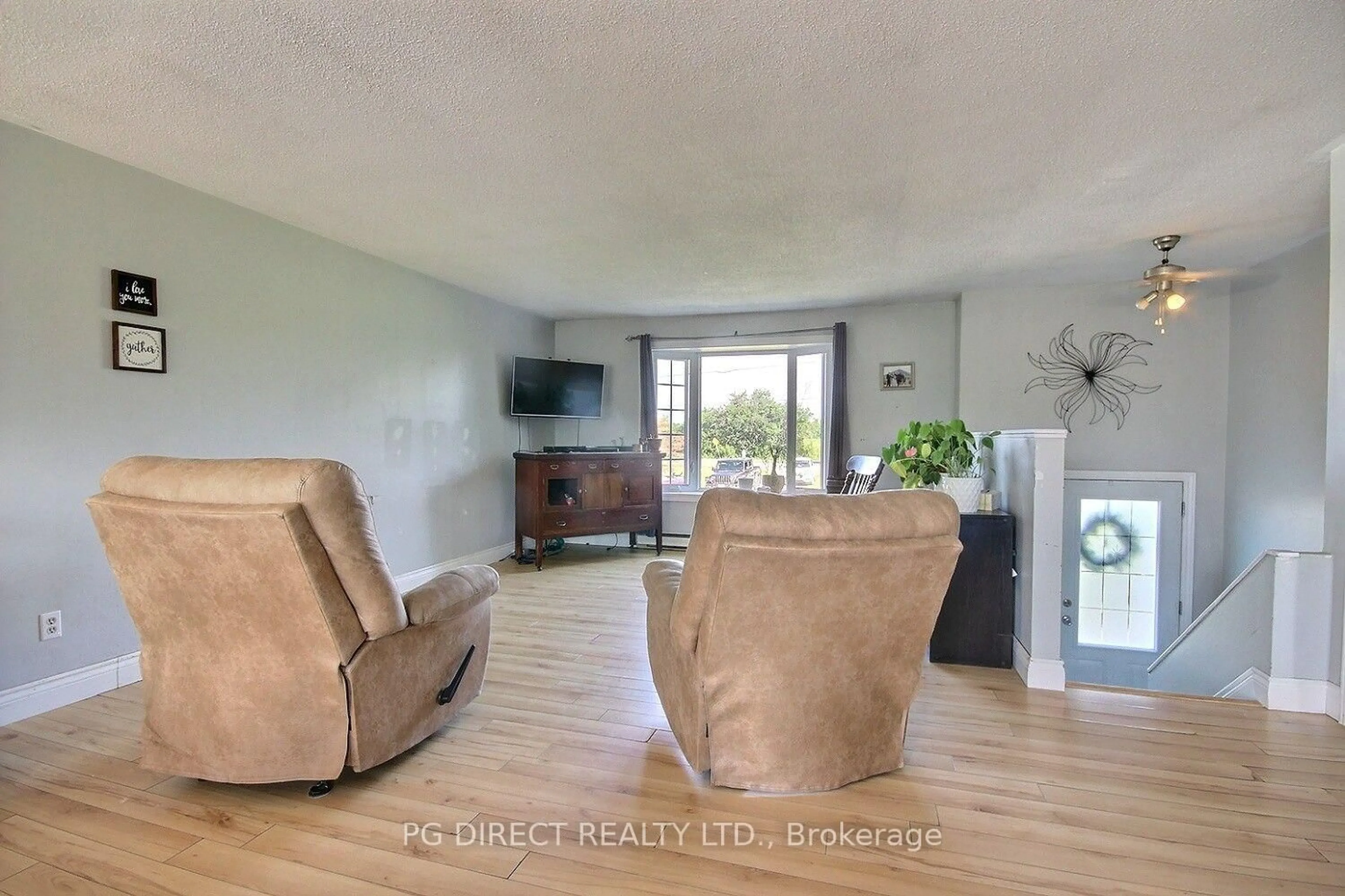 Living room with furniture, unknown for 1065 County Rd 19, Prince Edward County Ontario K0K 1T0
