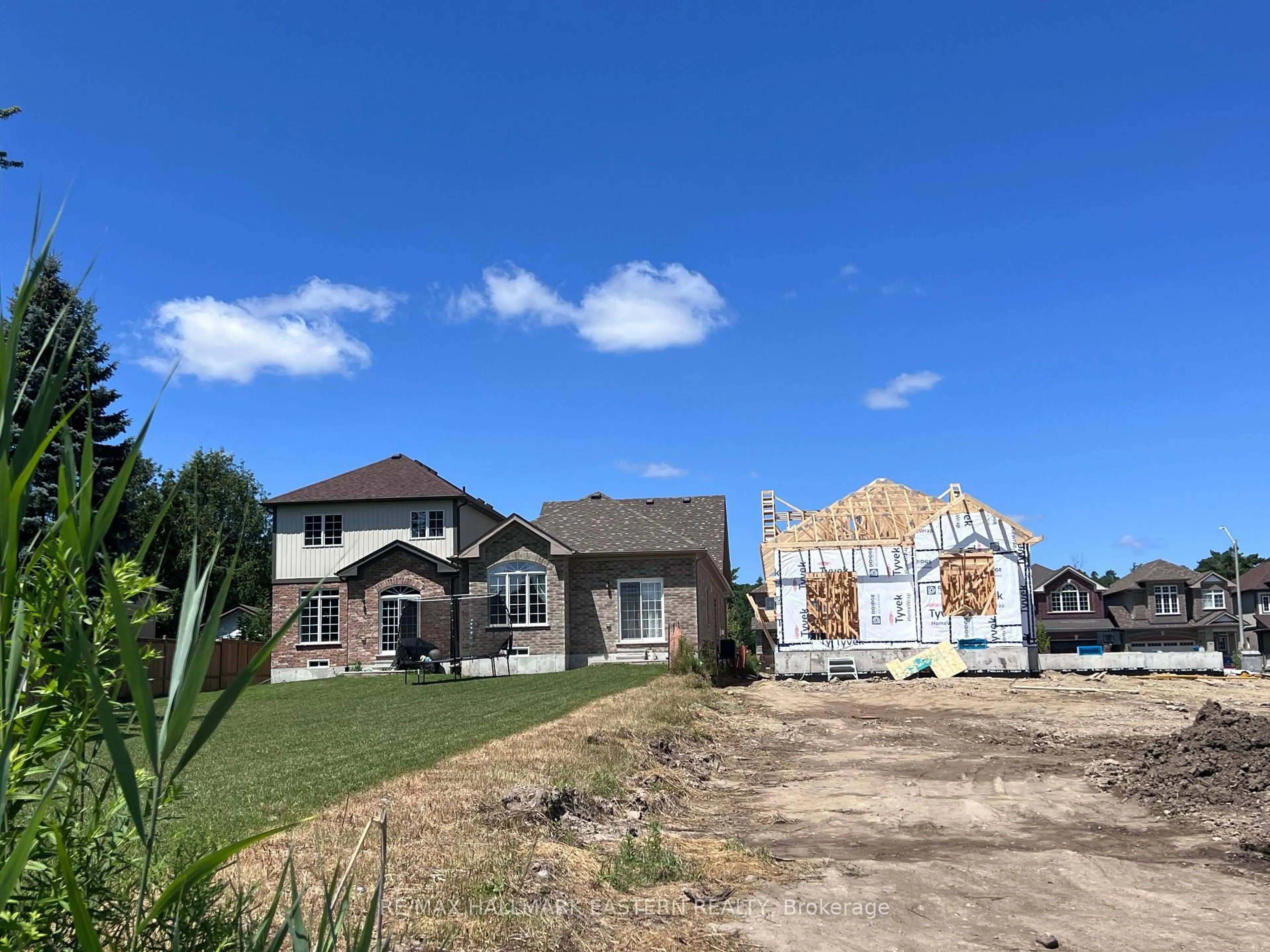 Home with vinyl exterior material, building for 15 Coldbrook Dr, Cavan Monaghan Ontario L0A 1G0