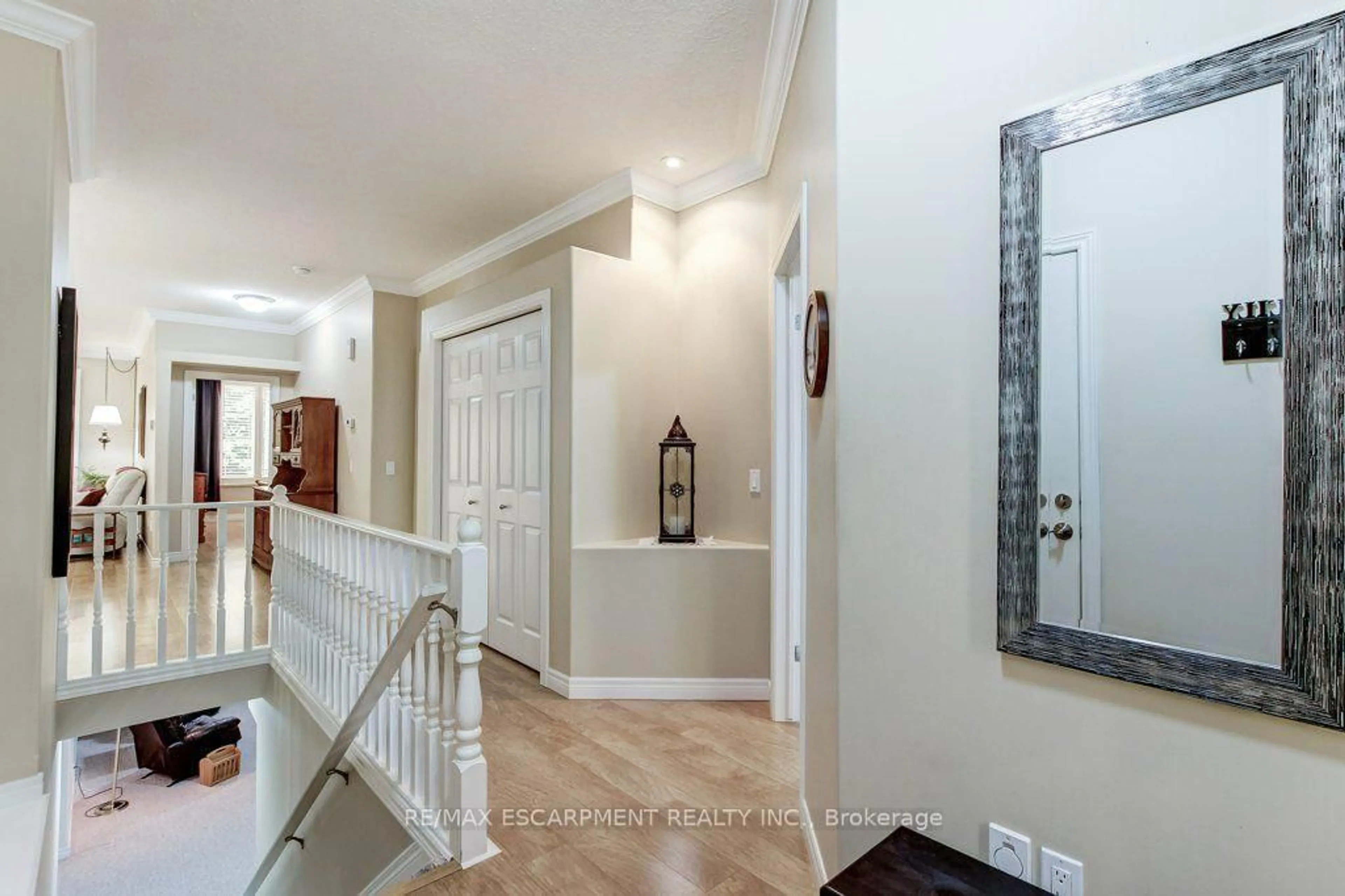 Indoor entryway for 20 Isherwood Ave #109, Cambridge Ontario N1R 8P9