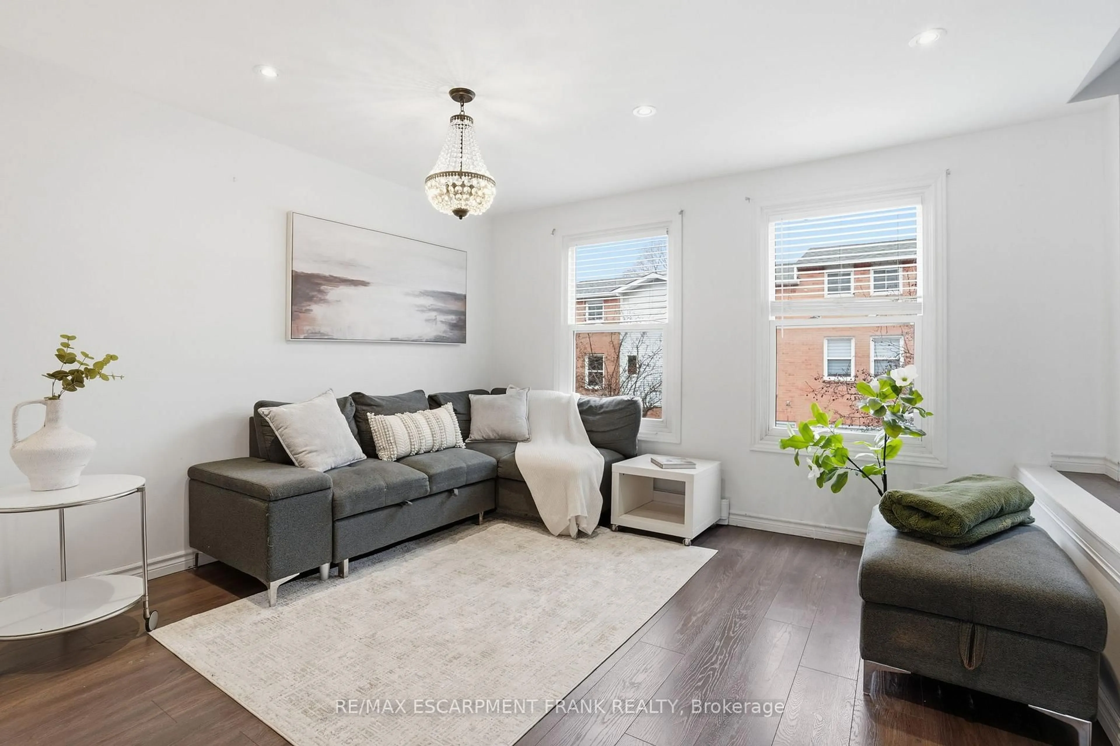 Living room with furniture, unknown for 1255 Upper Gage Ave #15, Hamilton Ontario L8W 3C7