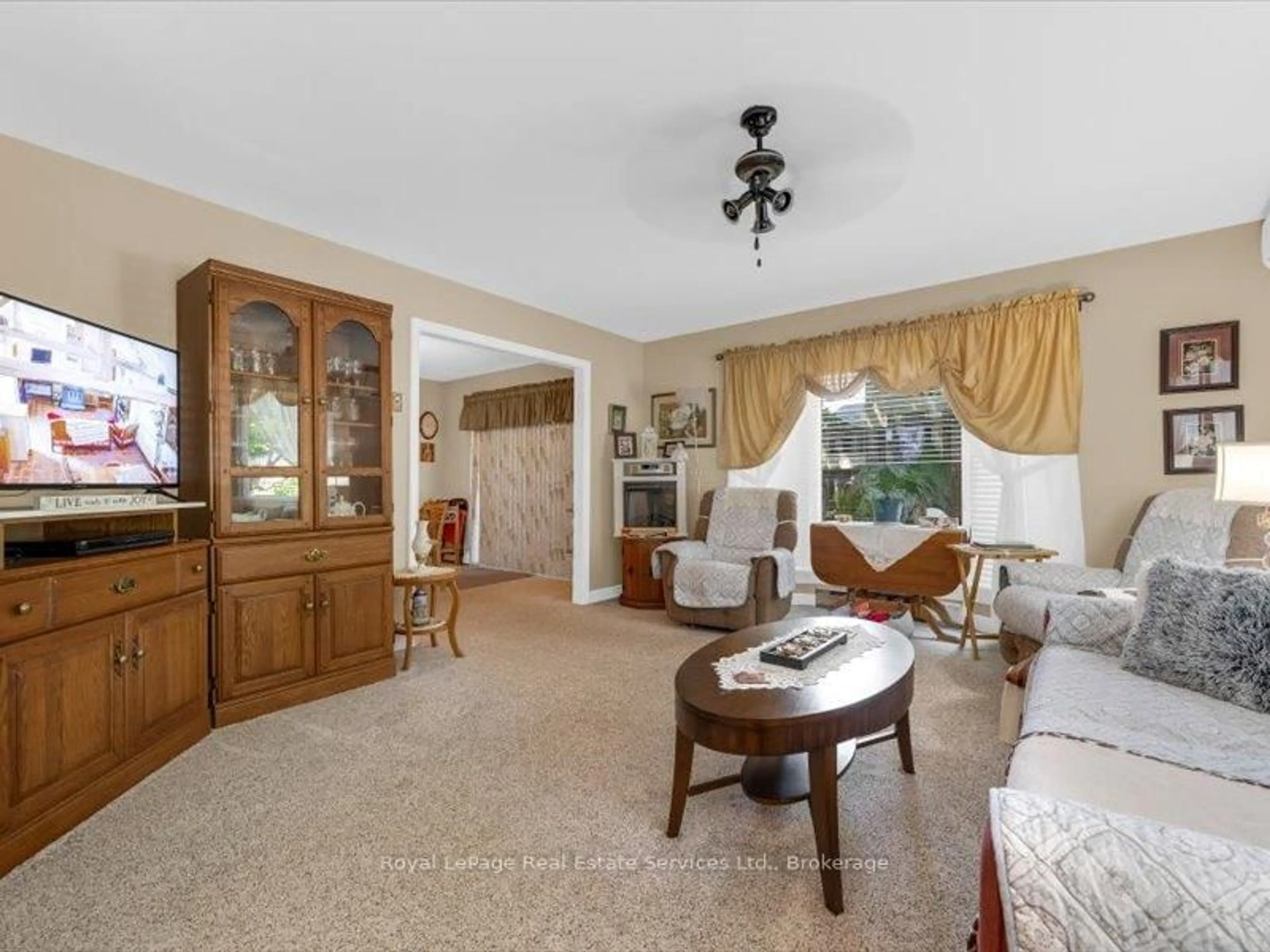 Living room with furniture, unknown for 81 Hamilton St, Hamilton Ontario L0R 2H0