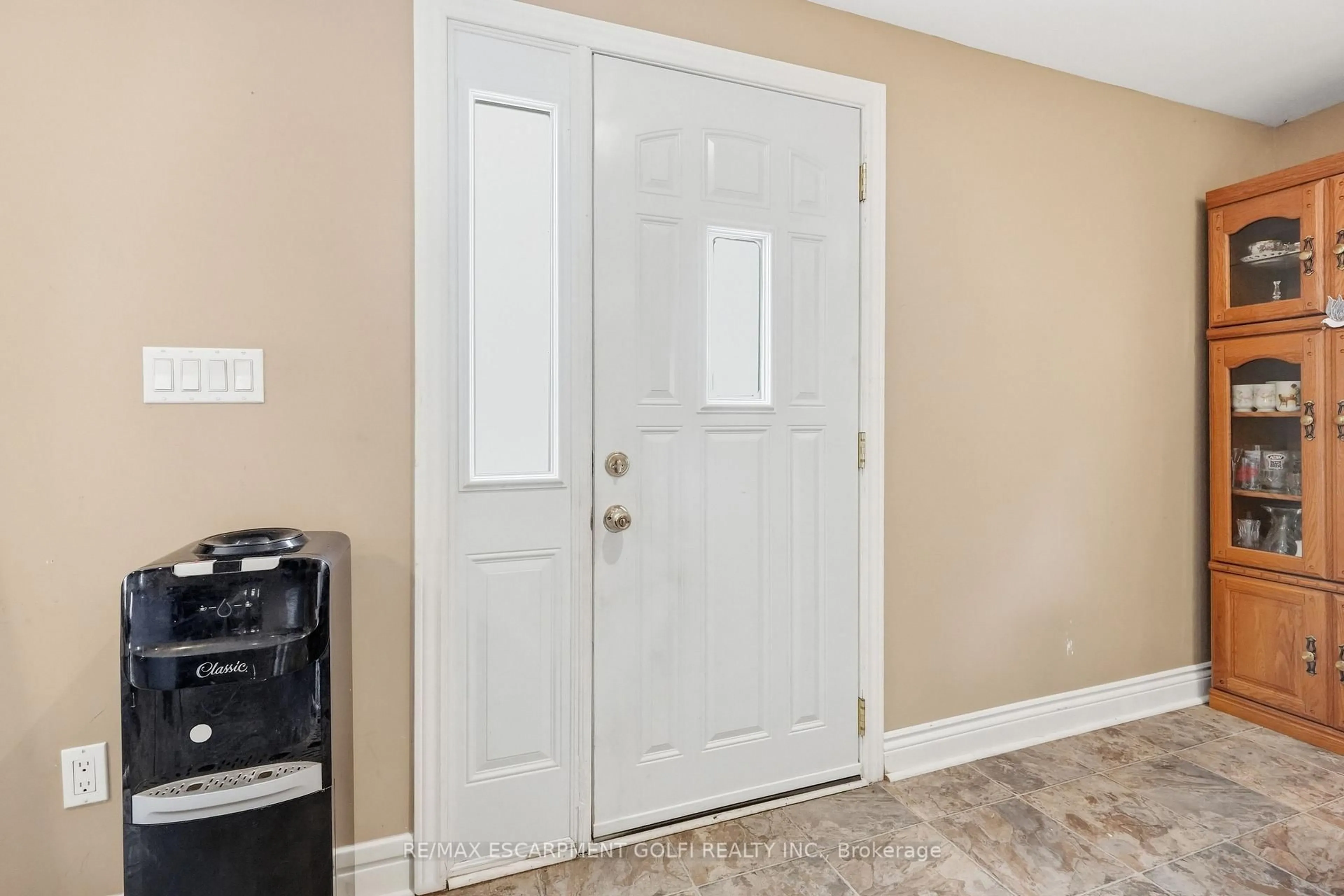 Indoor entryway for 1294 8th Concession Rd #22, Hamilton Ontario L0R 1V0
