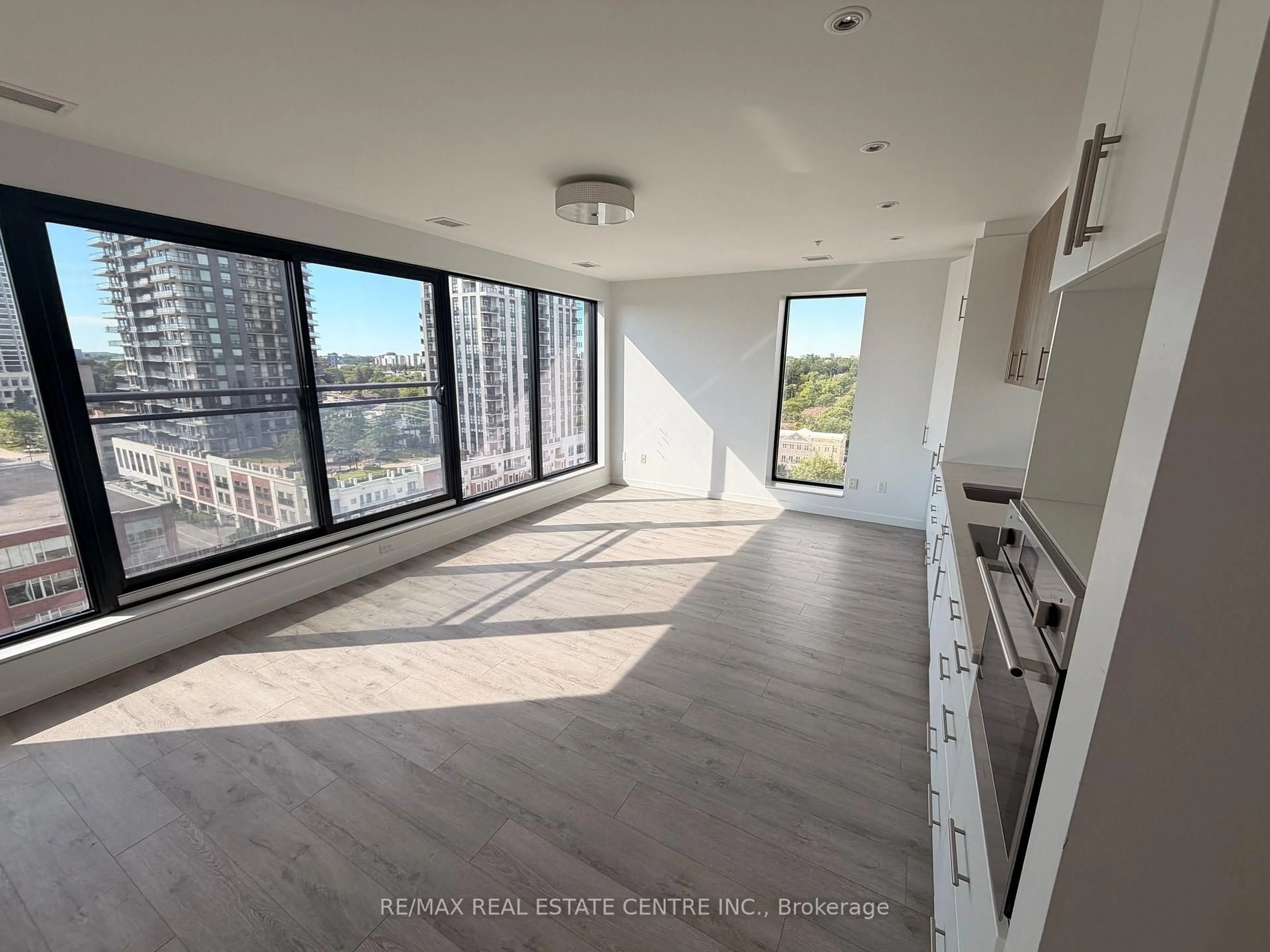A pic of a room for 181 King St #1002, Waterloo Ontario N2J 0E7