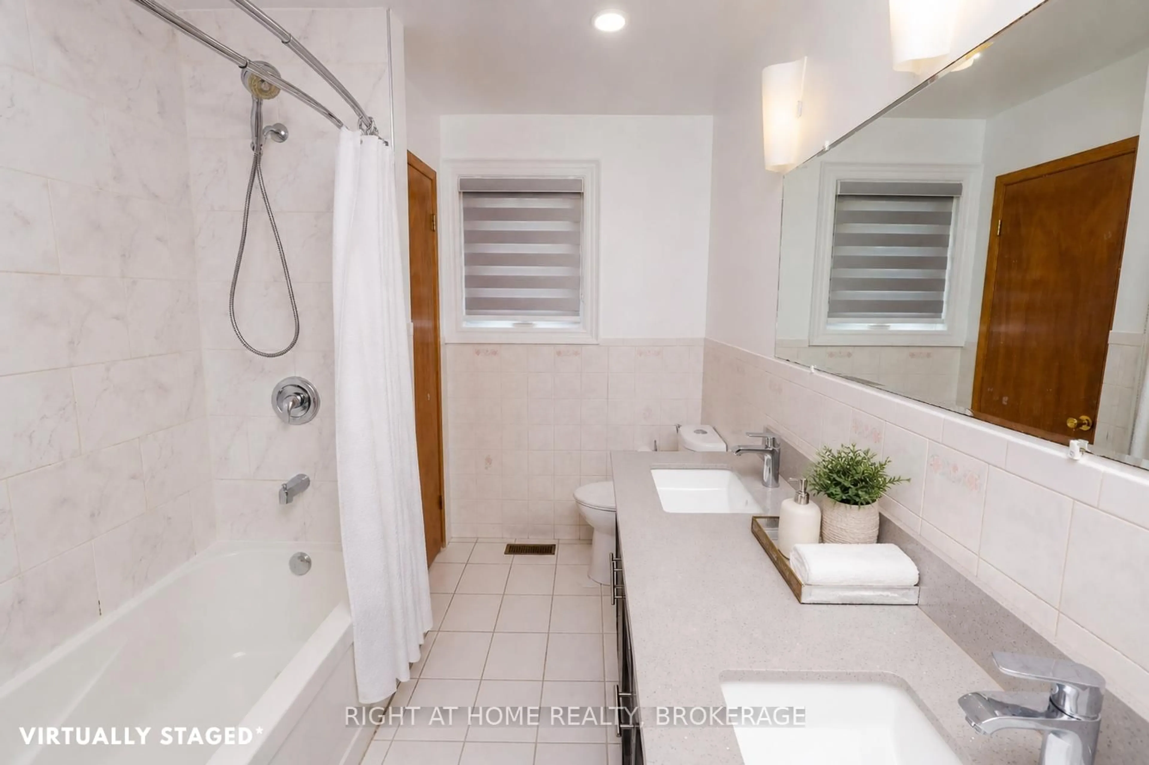 Standard bathroom, ceramic/tile floor for 7698 Mulhern St, Niagara Falls Ontario L2H 1B5