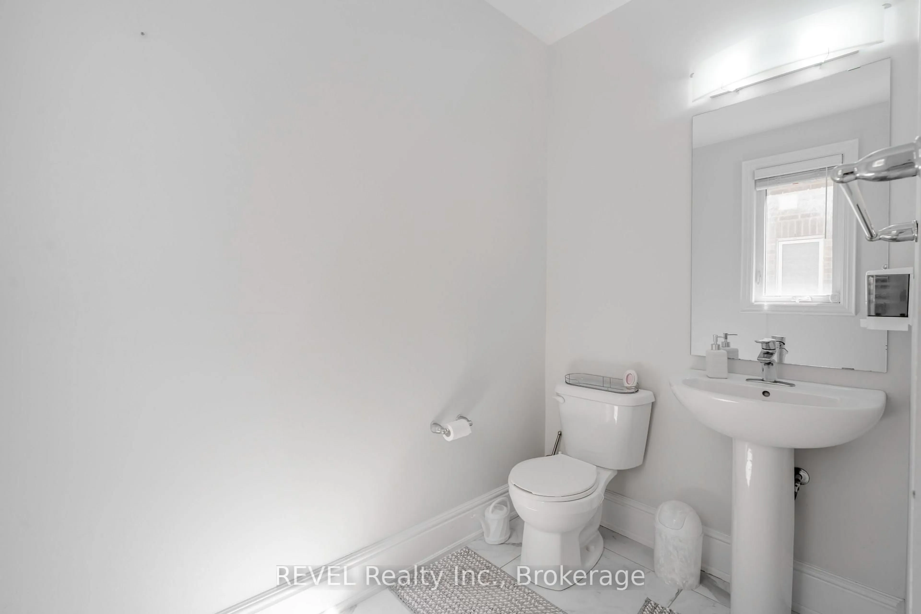 A pic of a room for 8619 Chickory Tr, Niagara Falls Ontario L2H 3S5