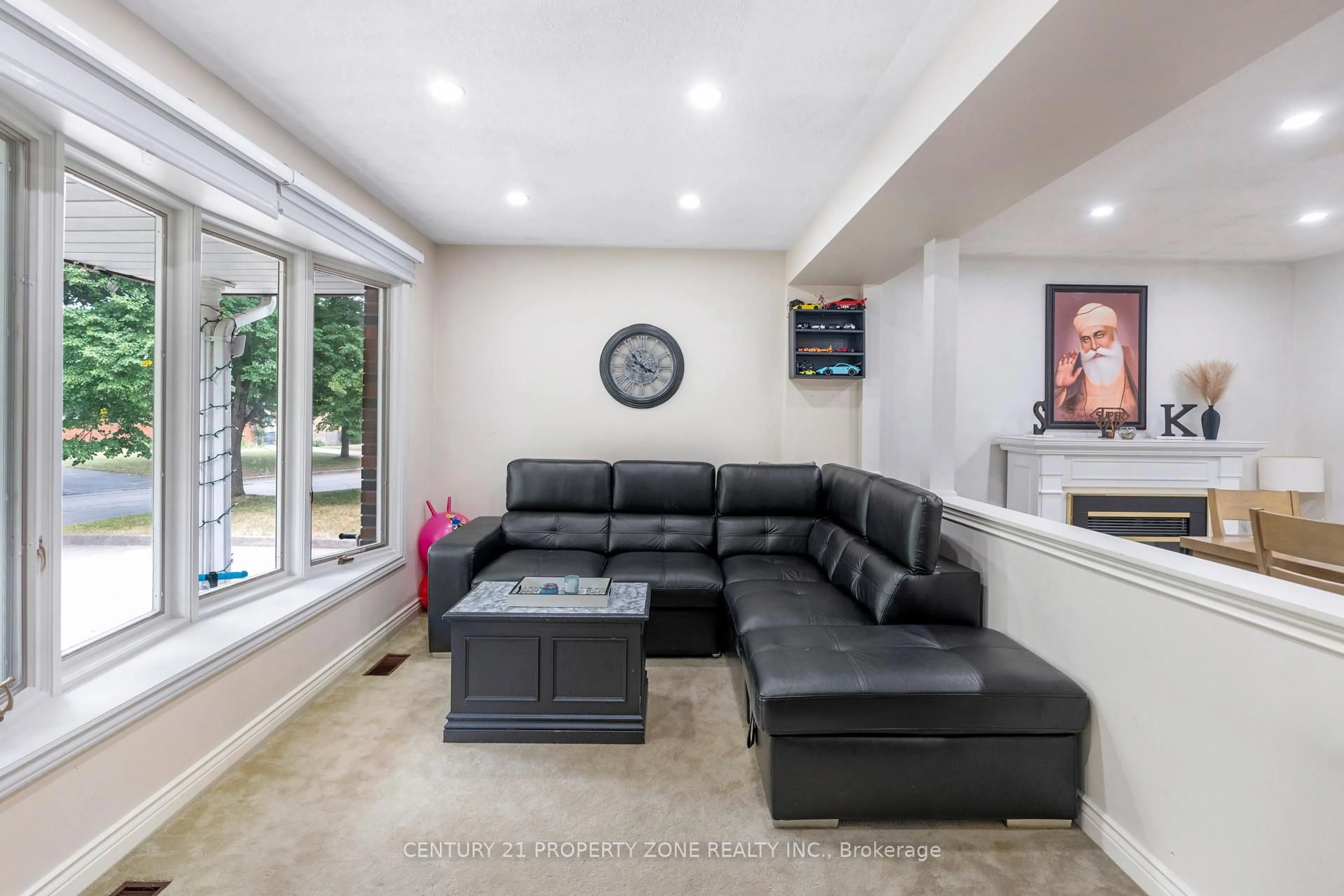 Living room with furniture, unknown for 37 Laurentian Dr, London East Ontario N5W 1N8