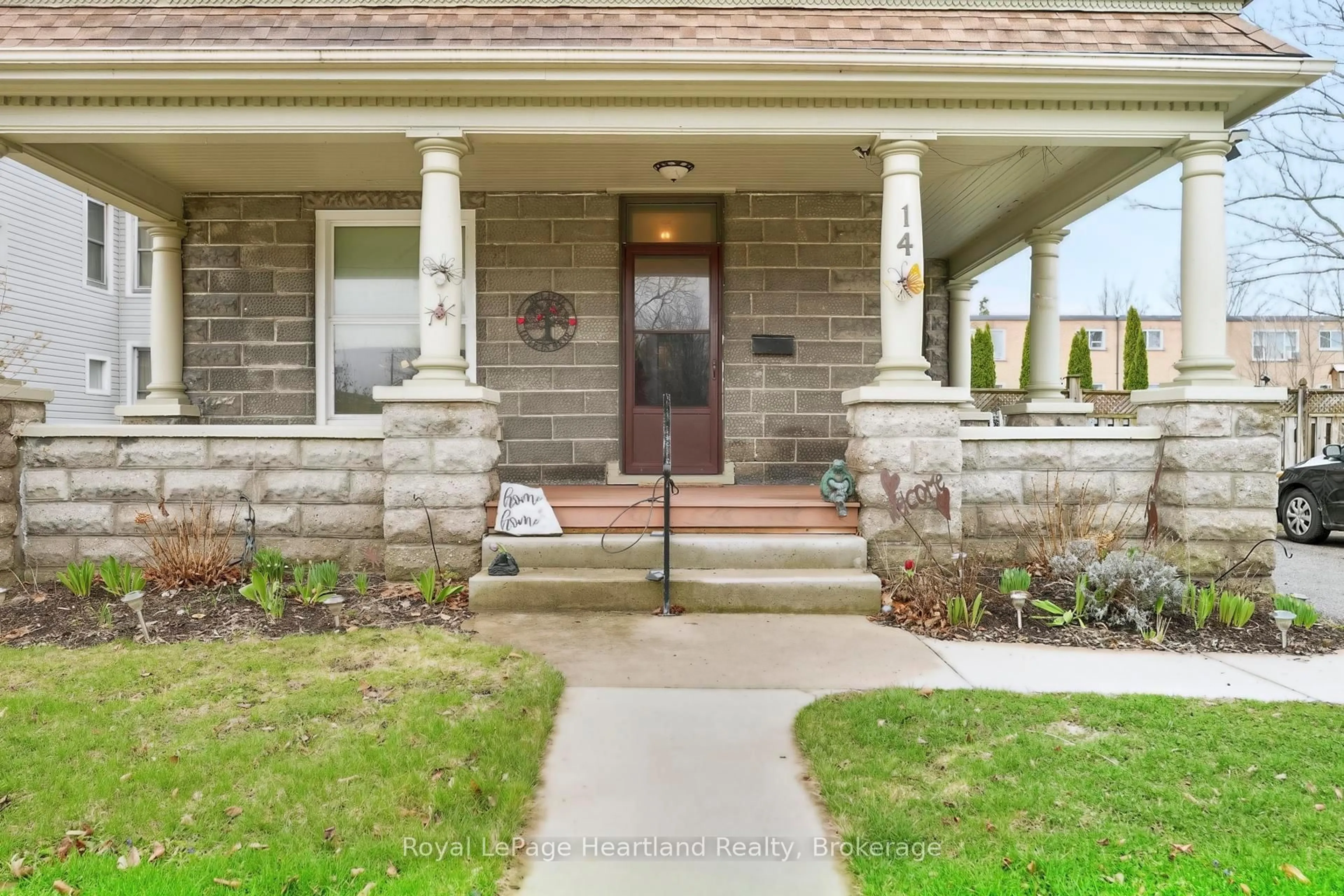 Indoor entryway for 14 Elgin Ave, Goderich Ontario N7A 1K2