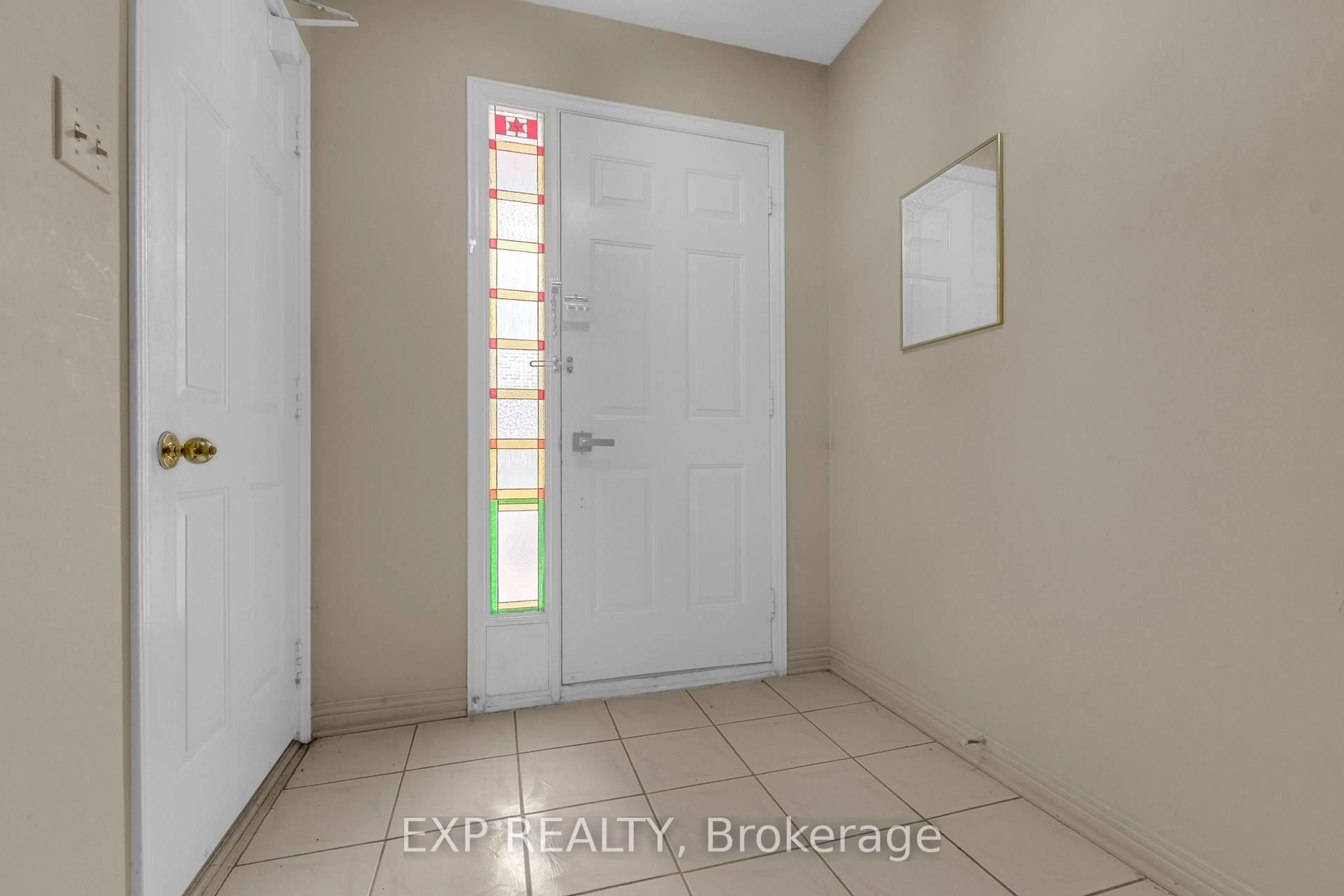 Indoor entryway for 308 Stratas Crt #24, Kanata Ontario K2L 3K6