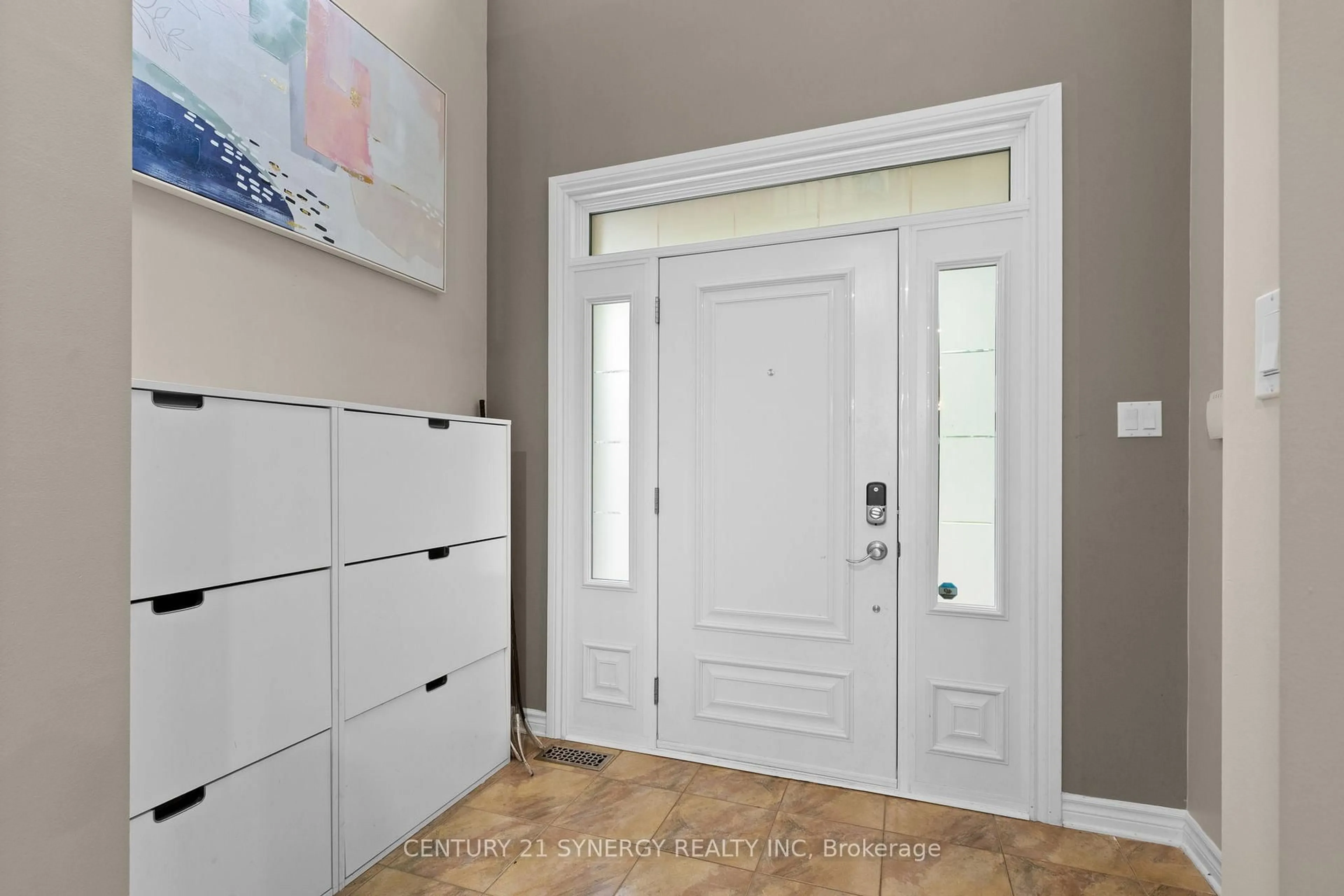 Indoor entryway for 532 Landswood Way, Stittsville Ontario K2S 0A6