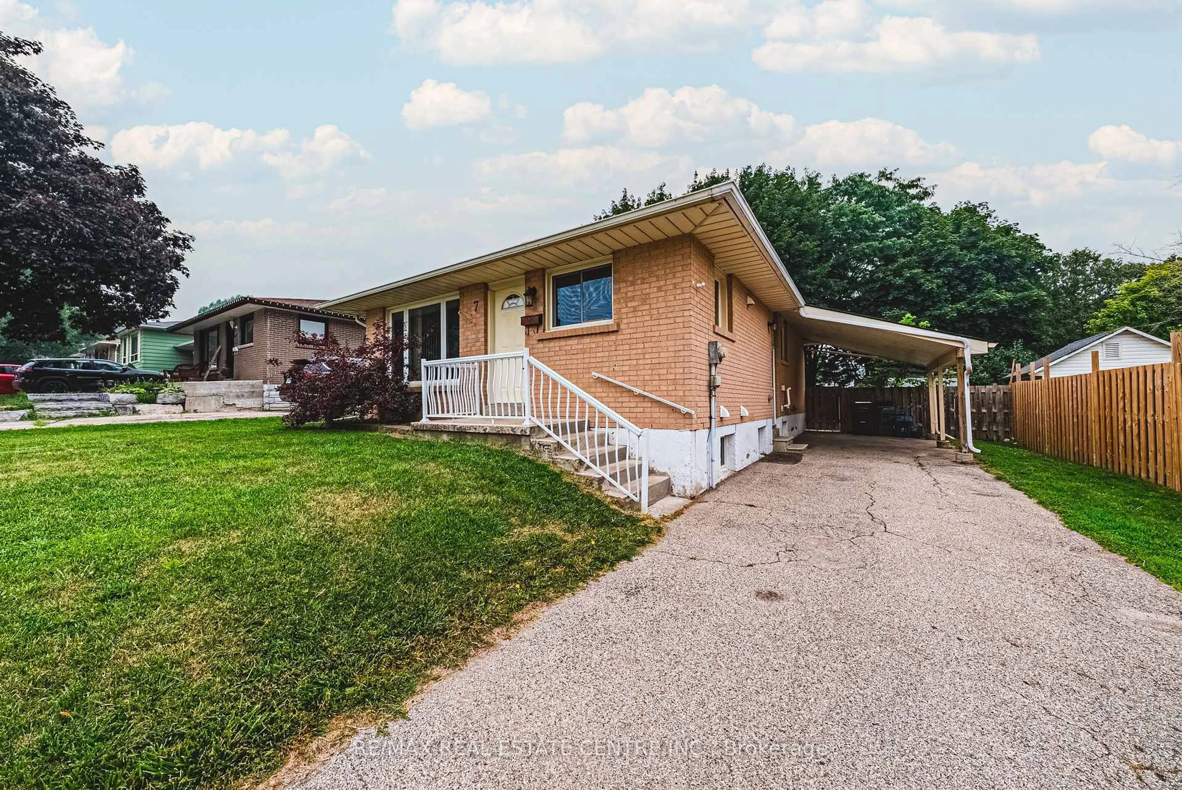 Home with brick exterior material, street for 7 Chapman Crt, Cambridge Ontario N3C 2X1