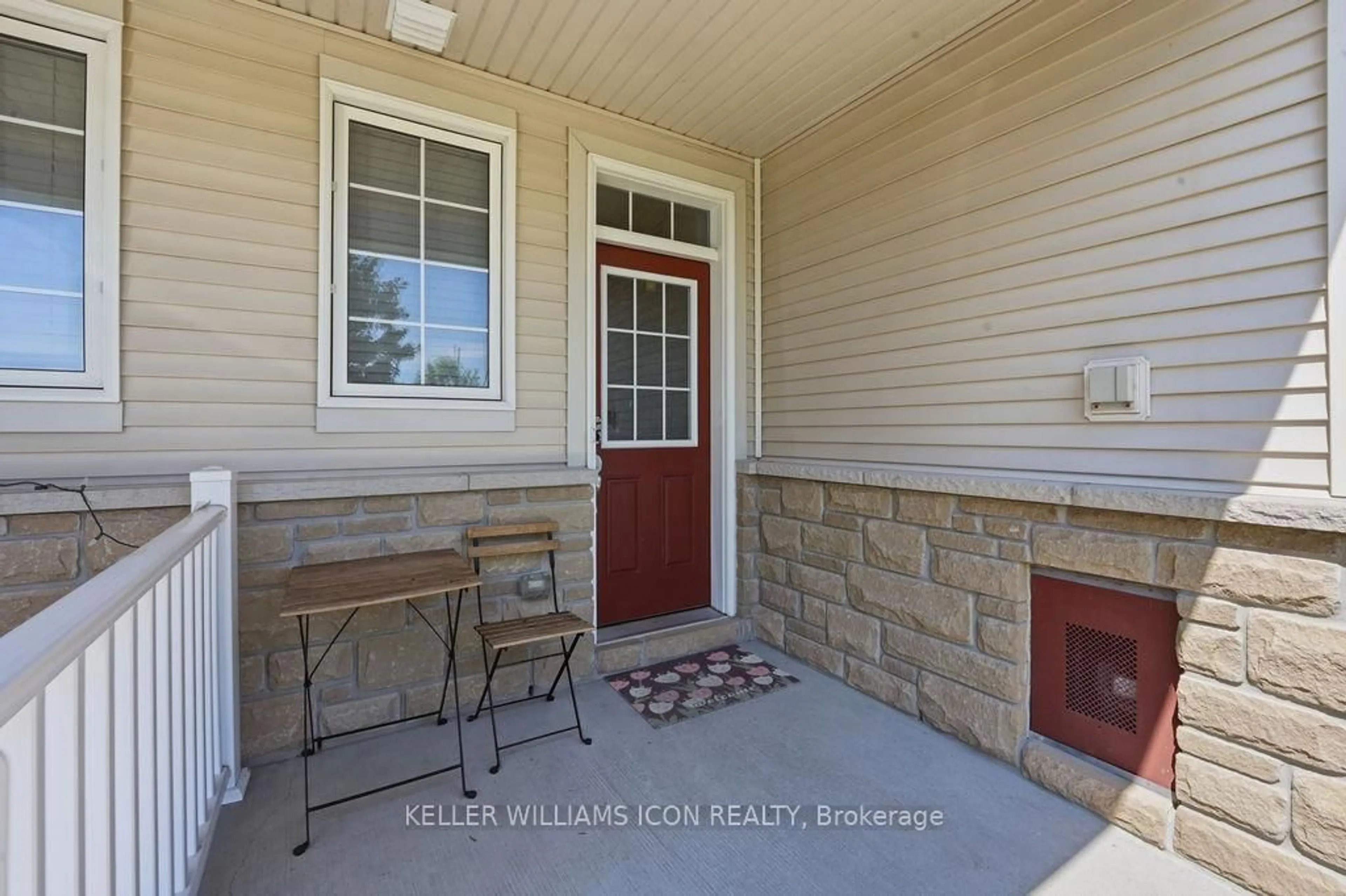 Indoor entryway for 493 Ashbourne Cres, Ottawa Ontario K2J 0P5