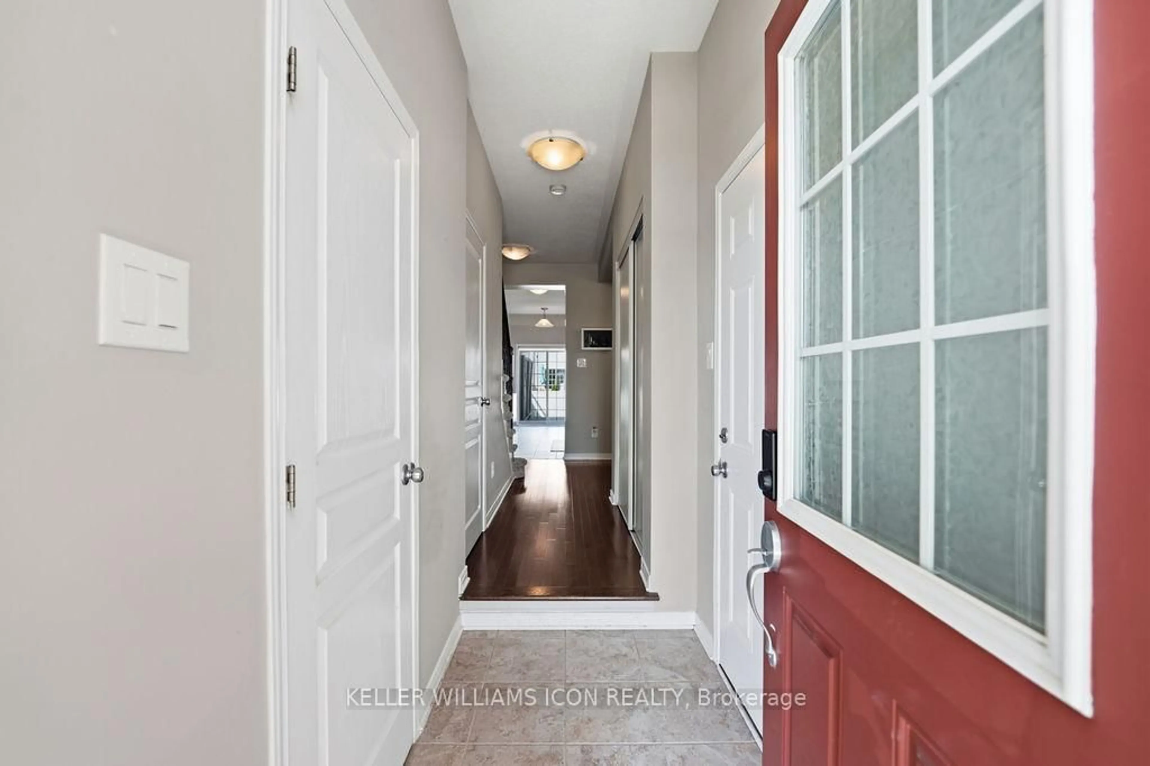 Indoor entryway for 493 Ashbourne Cres, Ottawa Ontario K2J 0P5