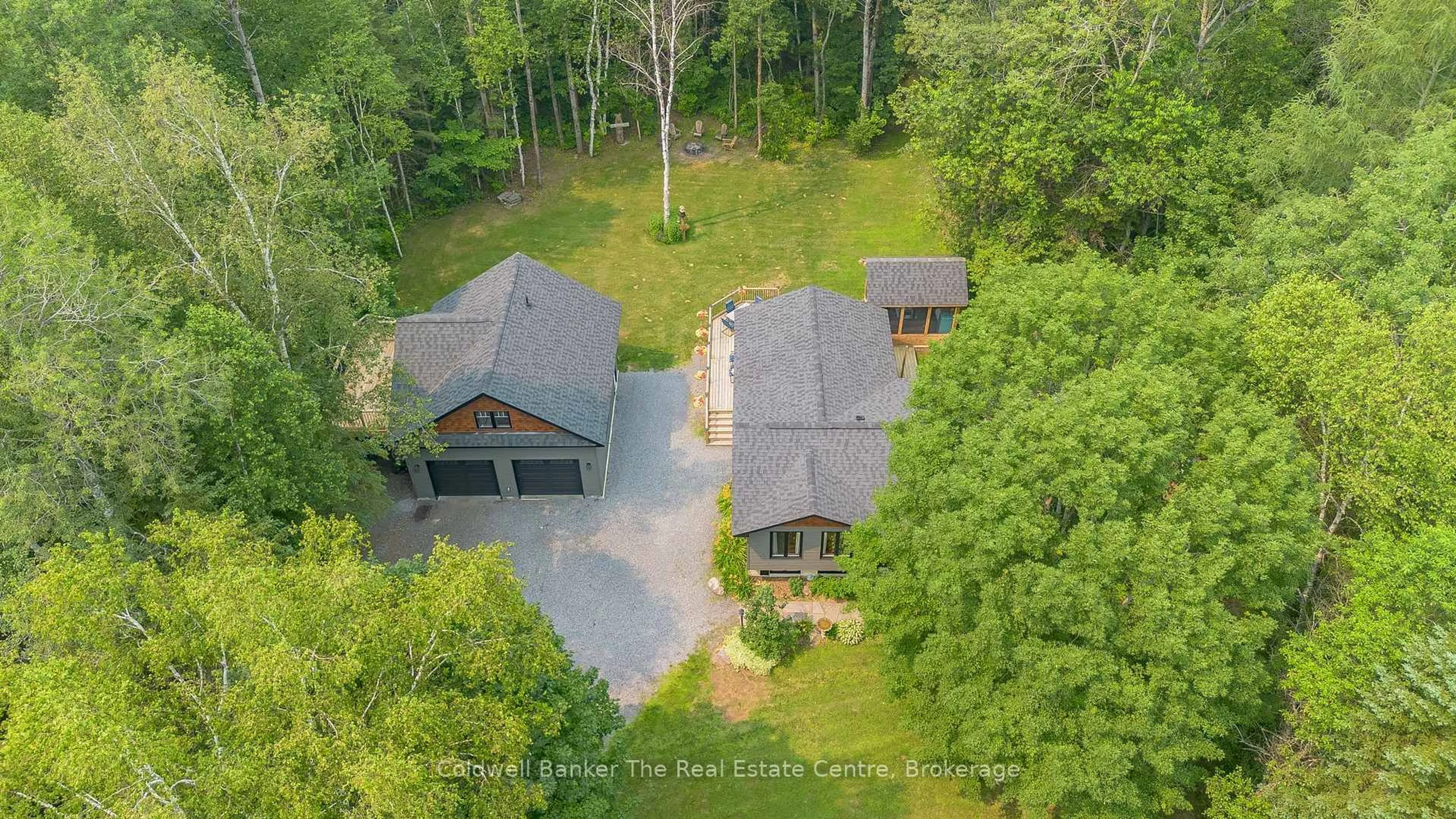A pic from outside/outdoor area/front of a property/back of a property/a pic from drone, forest/trees view for 78 Glencairn Cres, Huntsville Ontario P1H 2J4