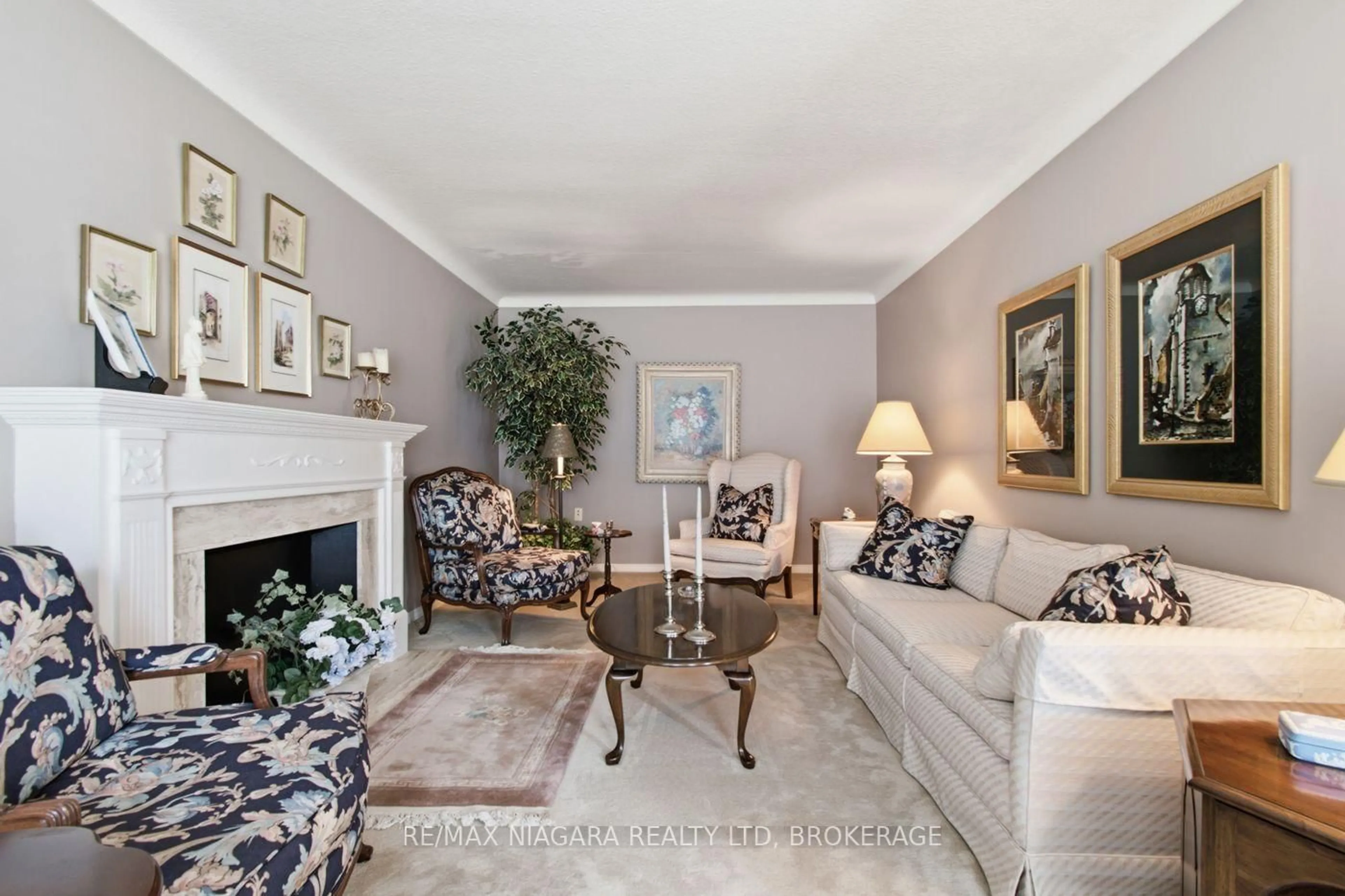 Living room with furniture, unknown for 82 Lakeshore Rd, St. Catharines Ontario L2N 2T5