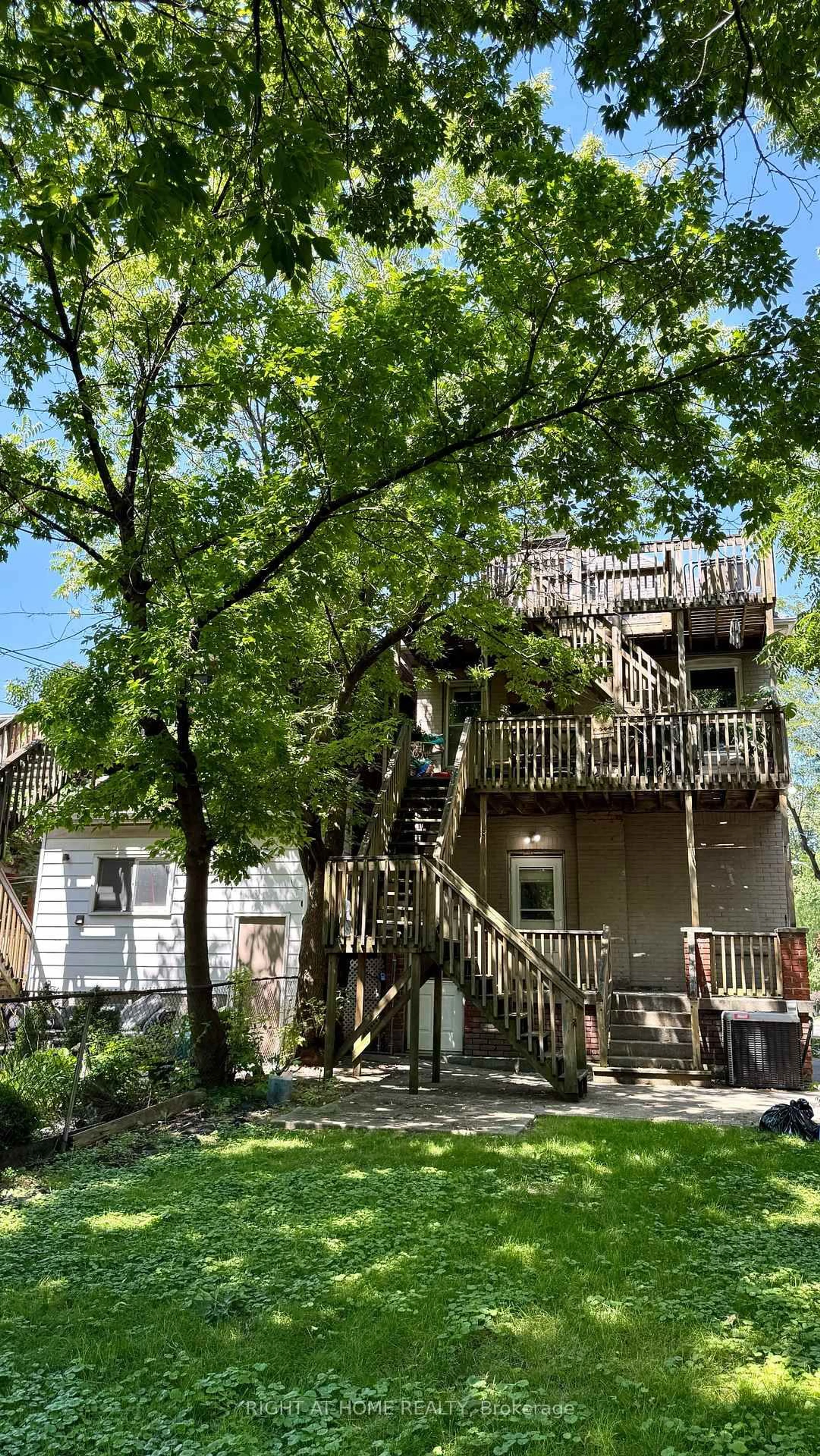 Unknown for 317 Queen St, Hamilton Ontario L8P 3T6