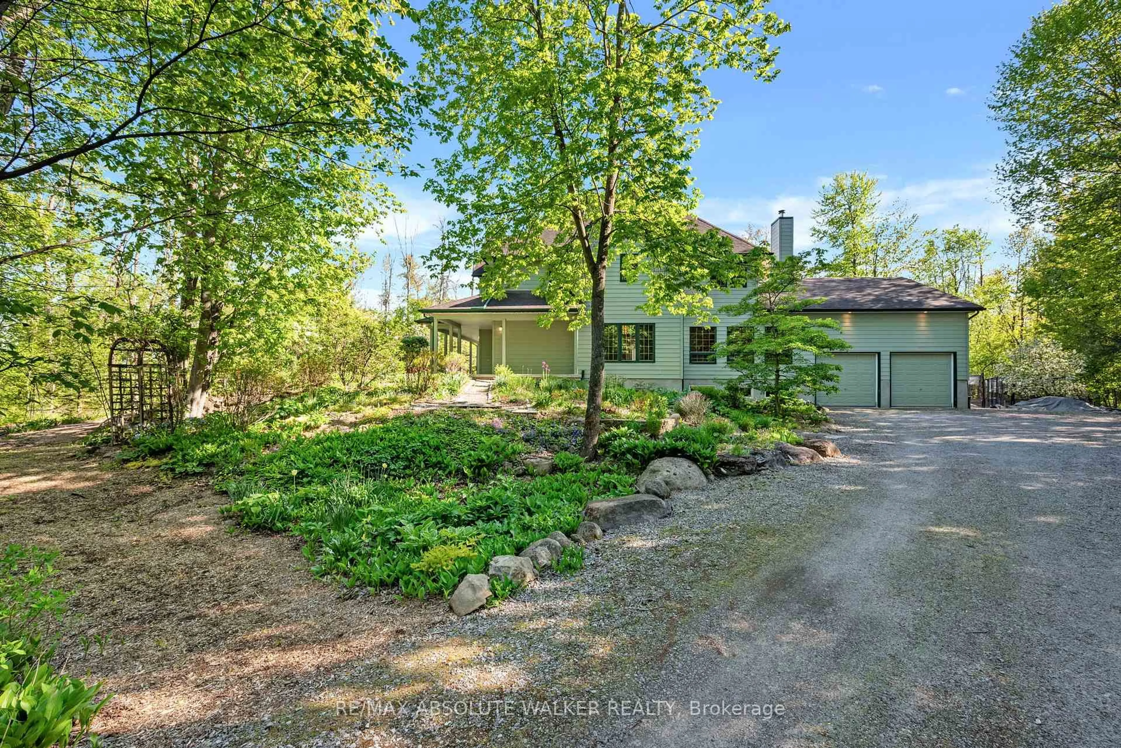 A pic from outside/outdoor area/front of a property/back of a property/a pic from drone, unknown for 3540 Gordon Murdock Rd, Osgoode Ontario K0A 2W0