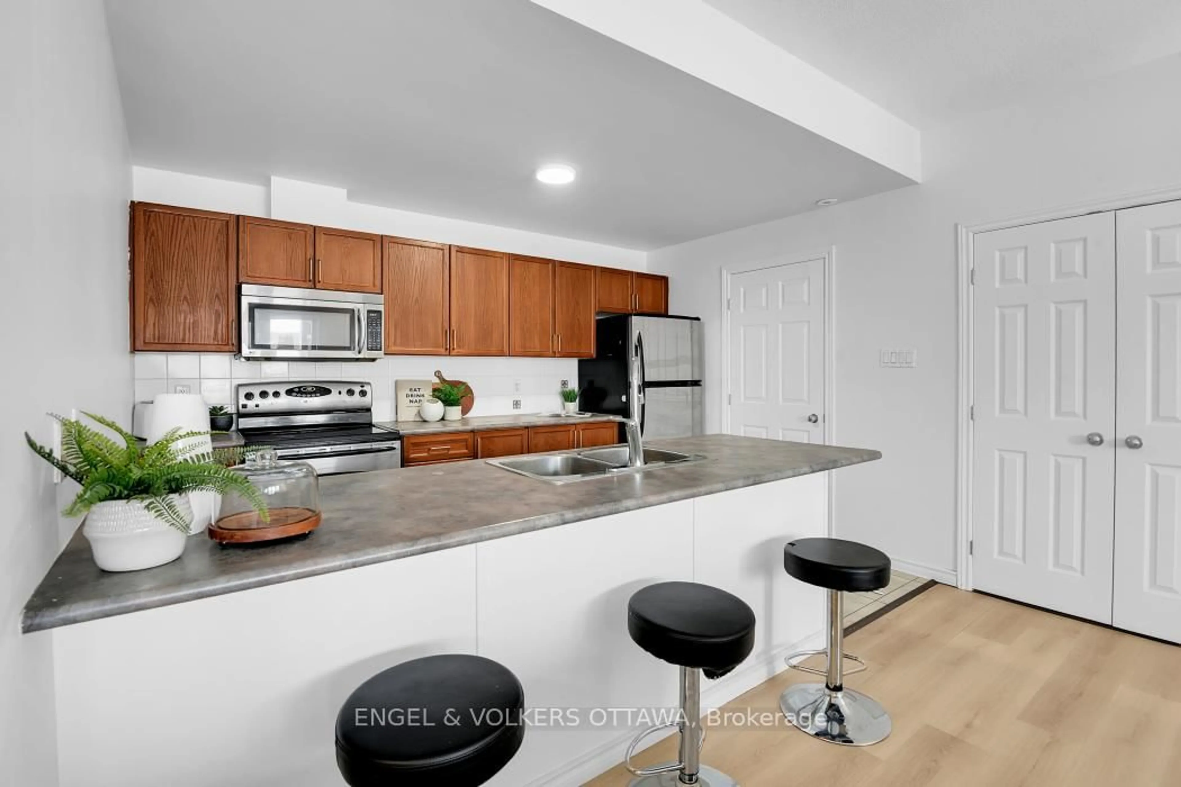 Open concept kitchen, unknown for 165 Waterbridge Dr #5, Ottawa Ontario K2G 7G3