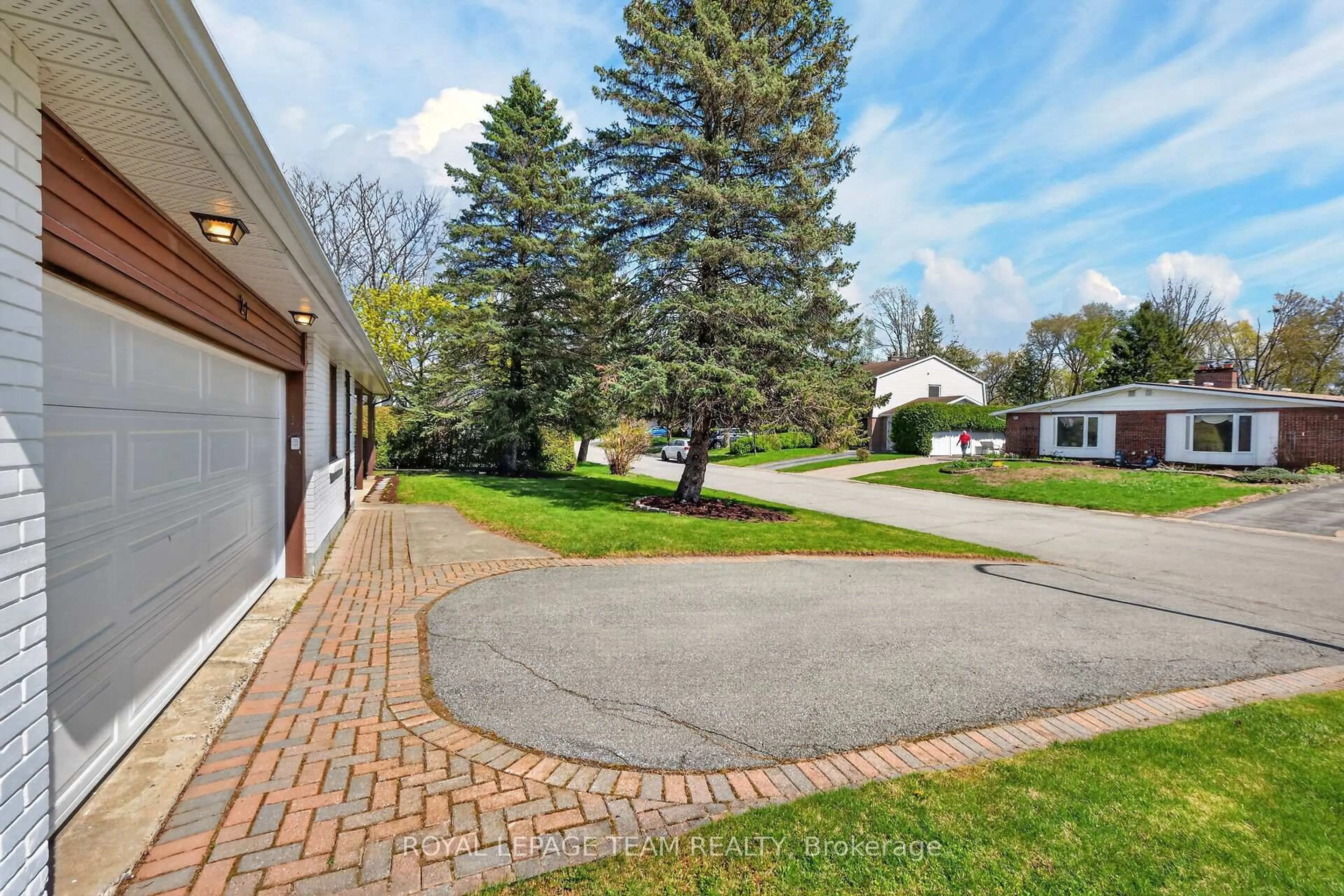 Unknown for 21 Lindhurst Cres, Ottawa Ontario K2G 0T8