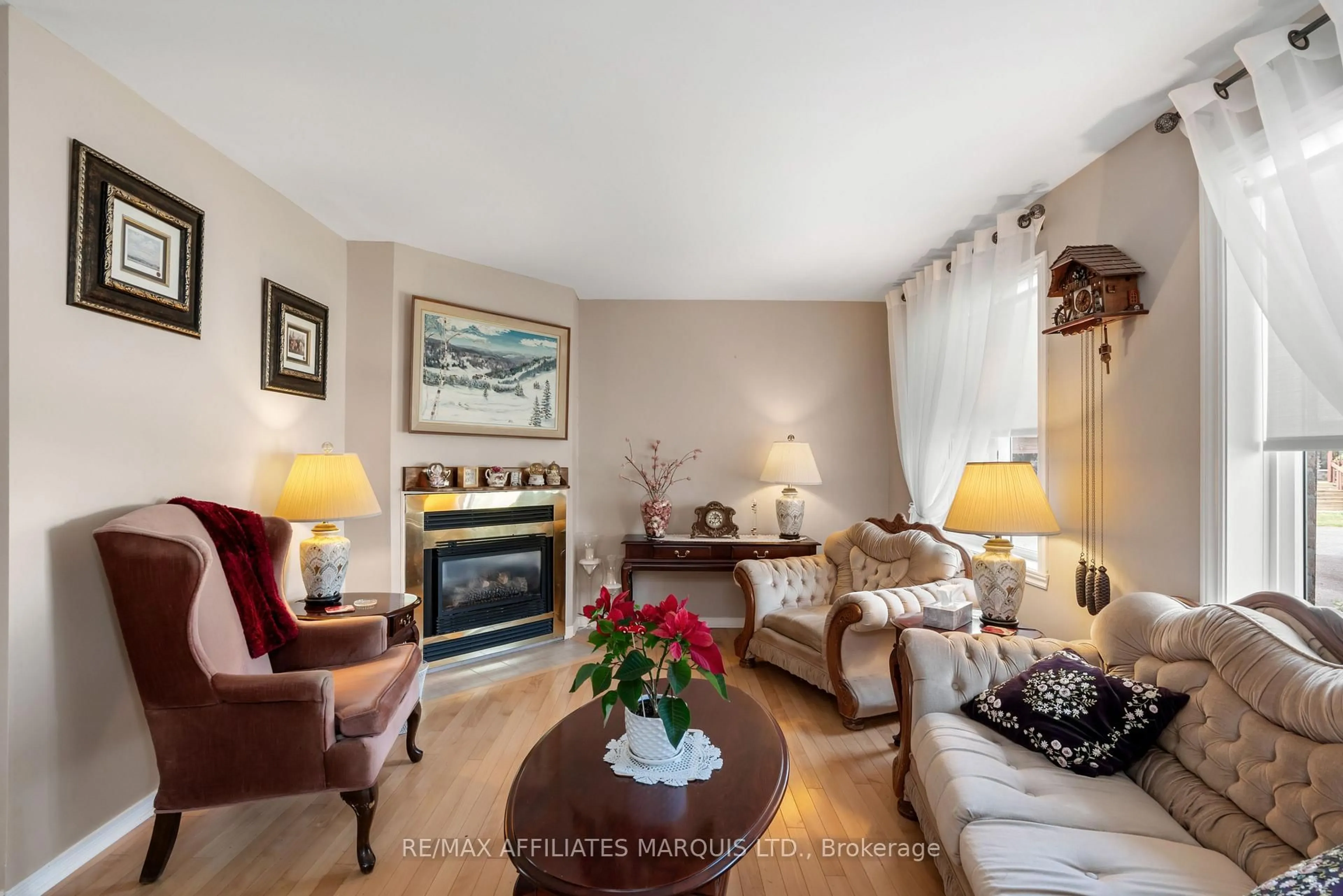 Living room with furniture, unknown for 6287 Graham Crt, South Glengarry Ontario K0C 1E0
