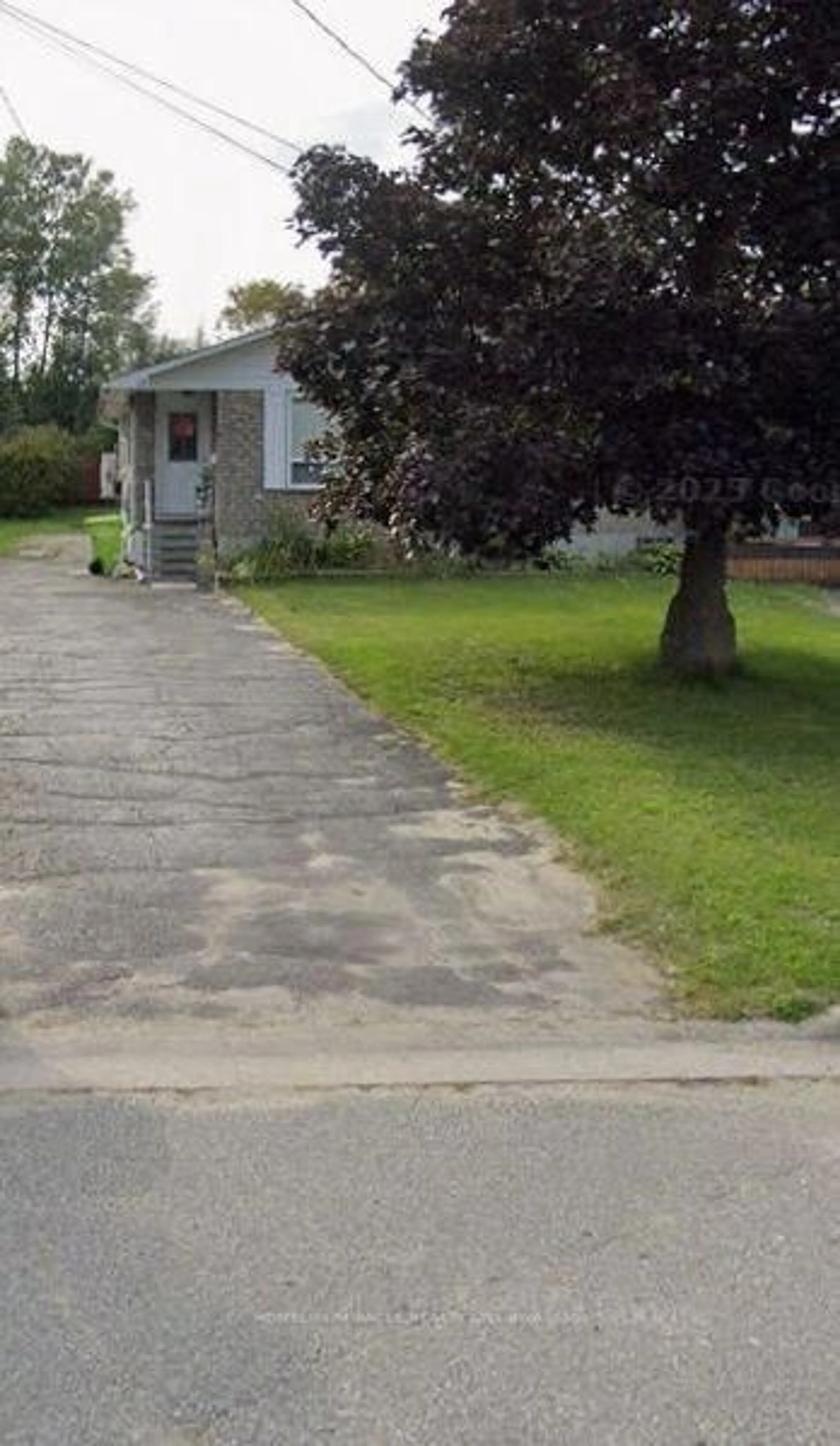 Blurry image for 17 Silver Birch Dr, Sault Ste Marie Ontario P6A 4X6
