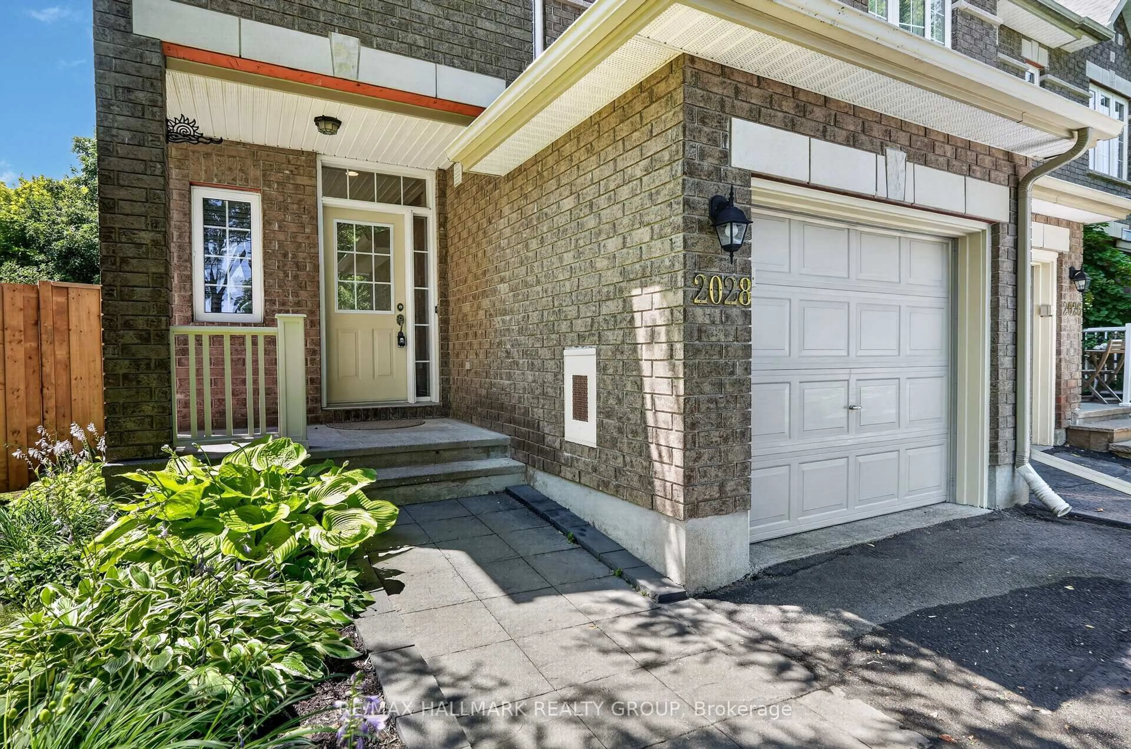 Unknown for 2028 MELETTE Cres, Ottawa Ontario K4A 4X1