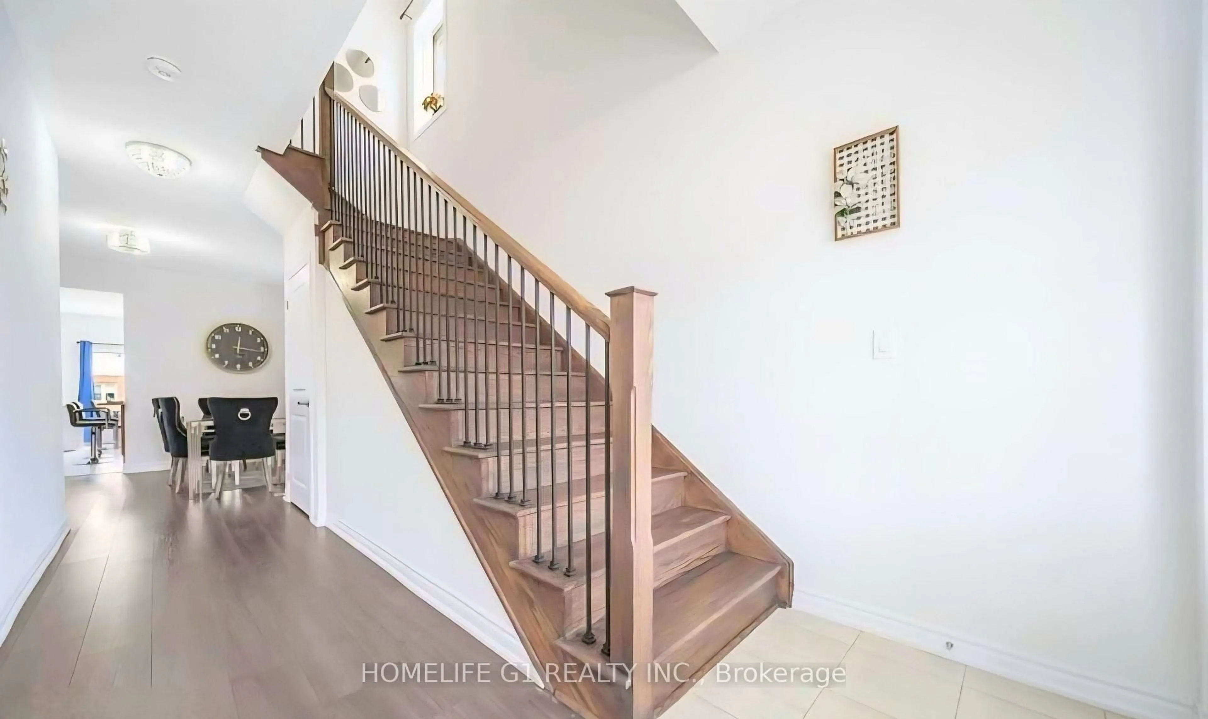 Stairs for 44 Cottonwood Cres, Welland Ontario L3B 0J4