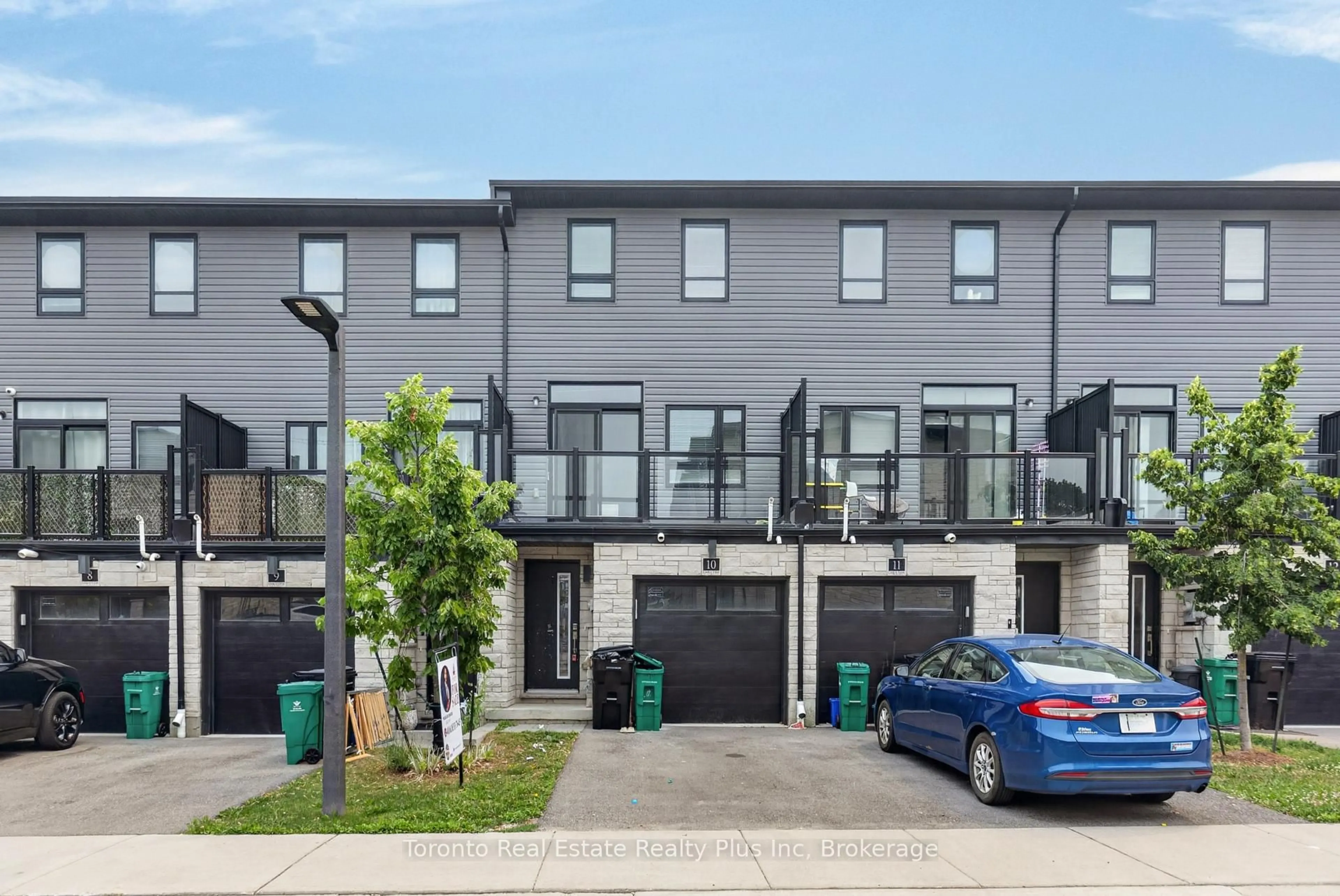 A pic from outside/outdoor area/front of a property/back of a property/a pic from drone, street for 51 Sparrow Ave #10, Cambridge Ontario N1T 2E2