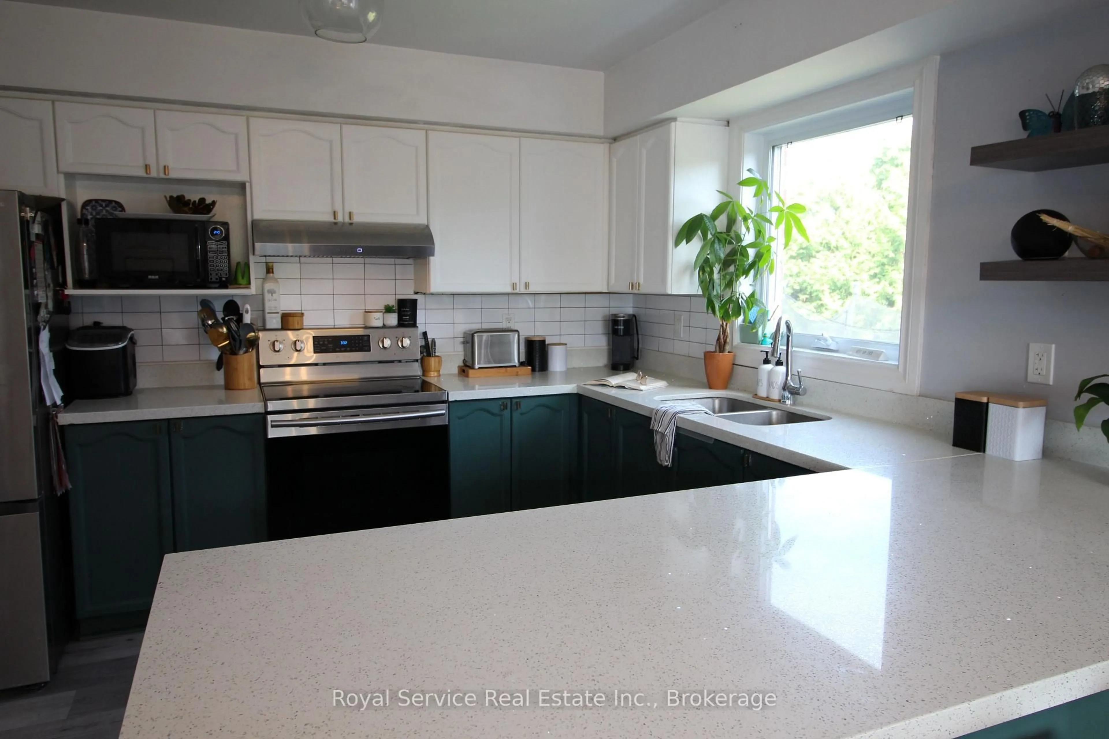 Open concept kitchen, unknown for 248 Ruttan Terr, Cobourg Ontario K9A 5X6