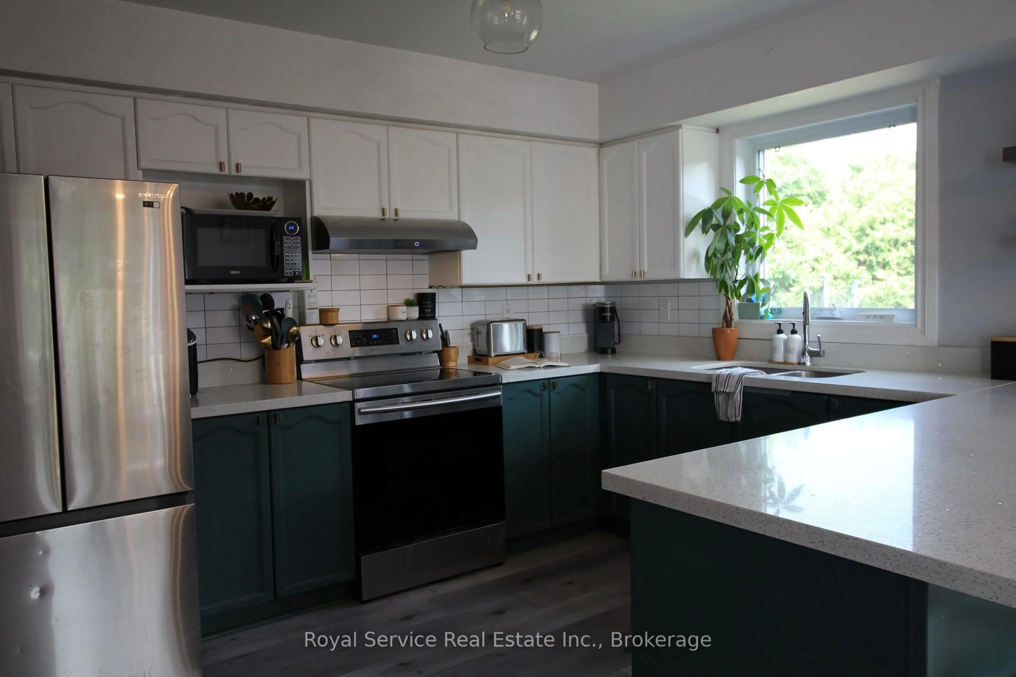 Open concept kitchen, unknown for 248 Ruttan Terr, Cobourg Ontario K9A 5X6