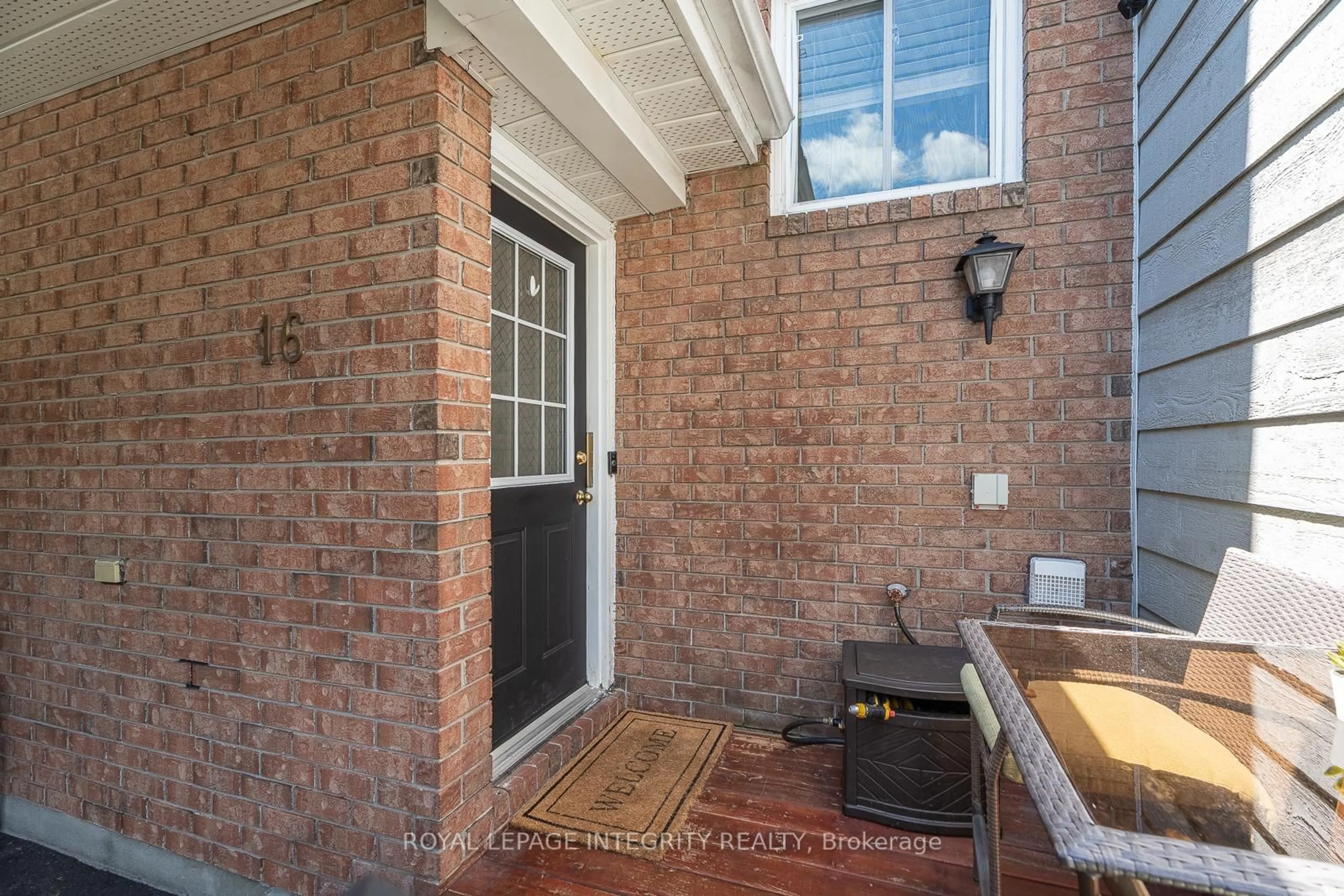 Patio, street for 16 Stamford Private, Ottawa Ontario K1T 3J1