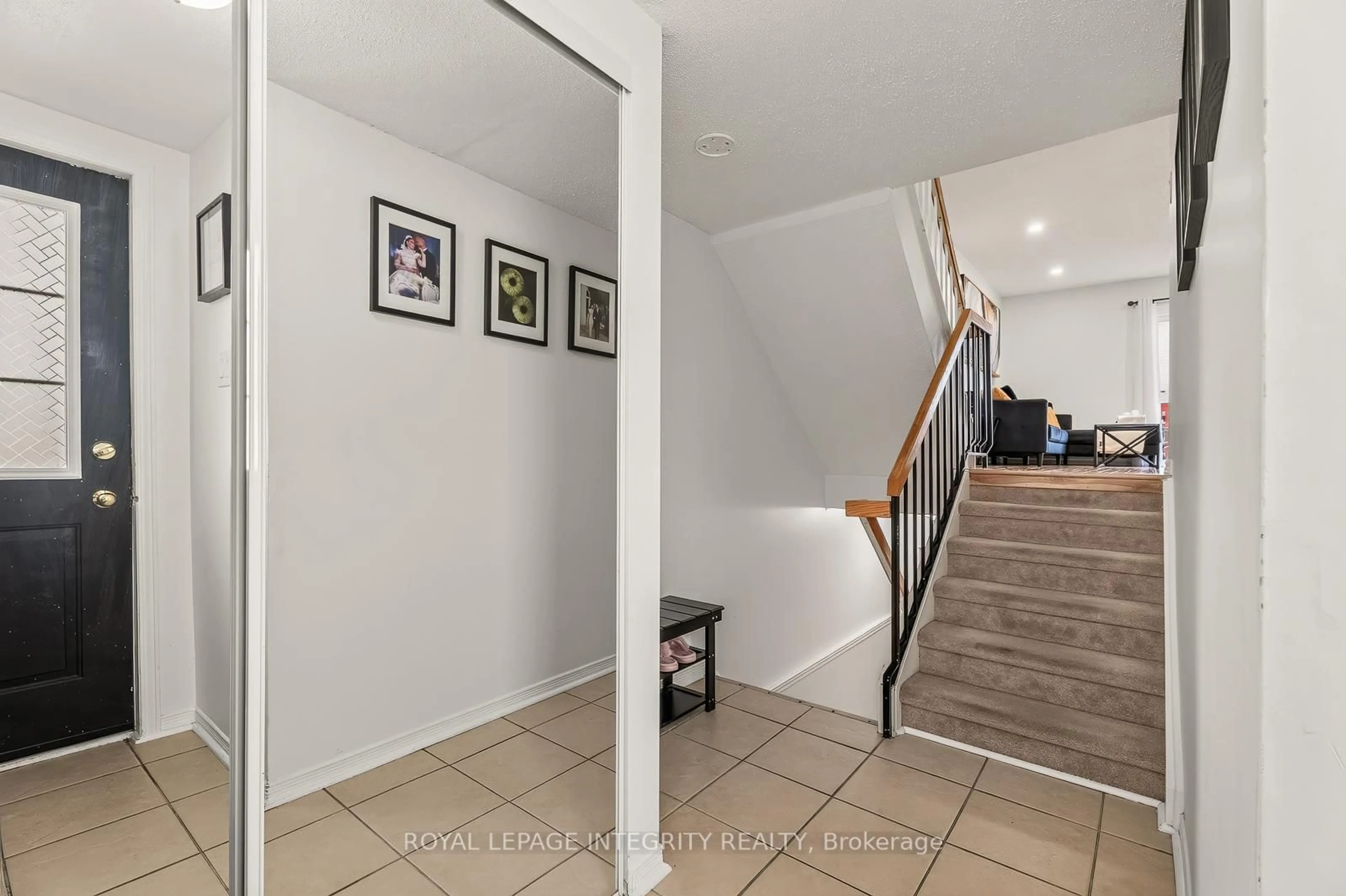 Unknown for 16 Stamford Private, Ottawa Ontario K1T 3J1
