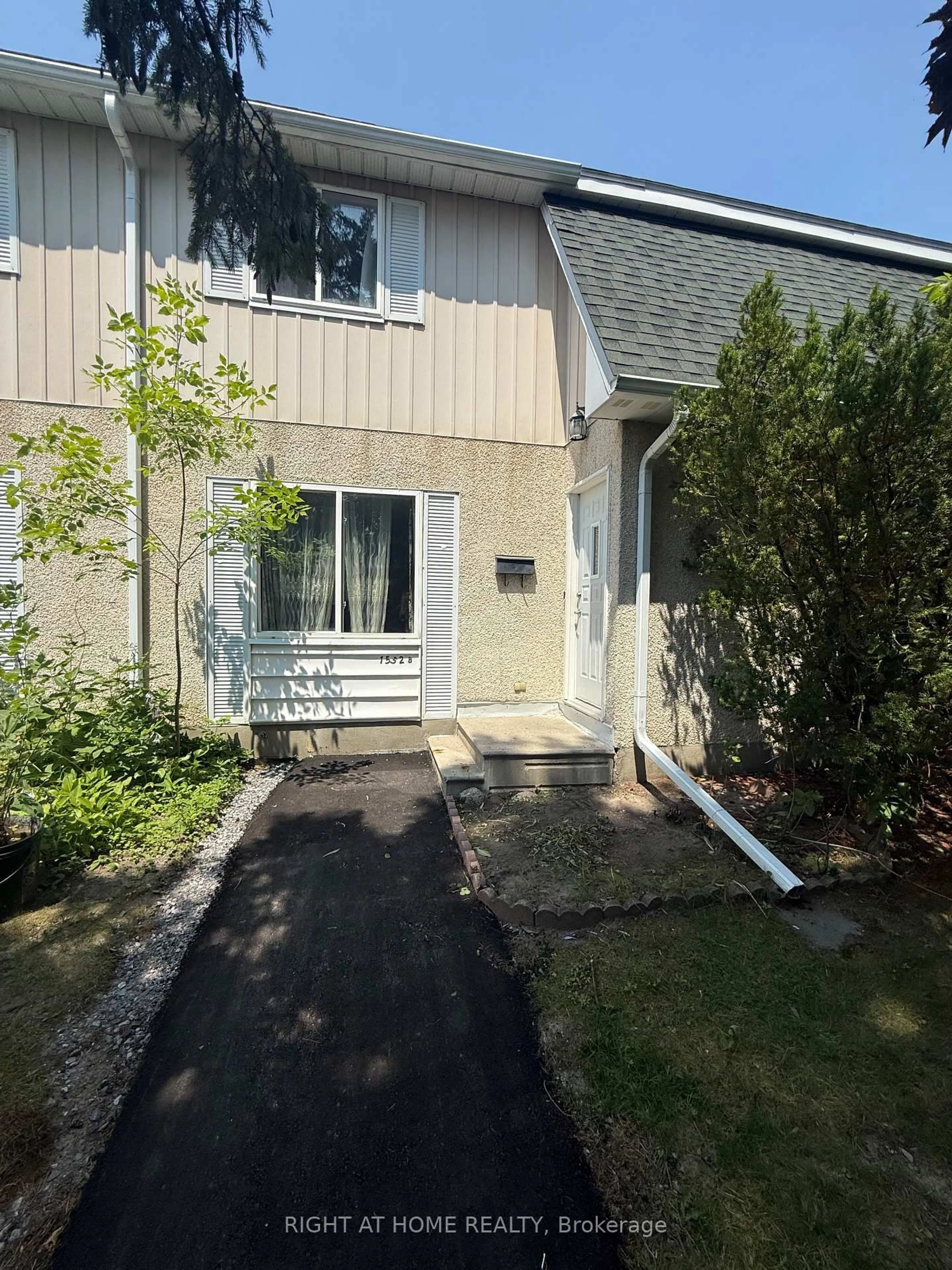 Unknown for 1552 Beaverpond Dr #B, Ottawa Ontario K1B 3R9