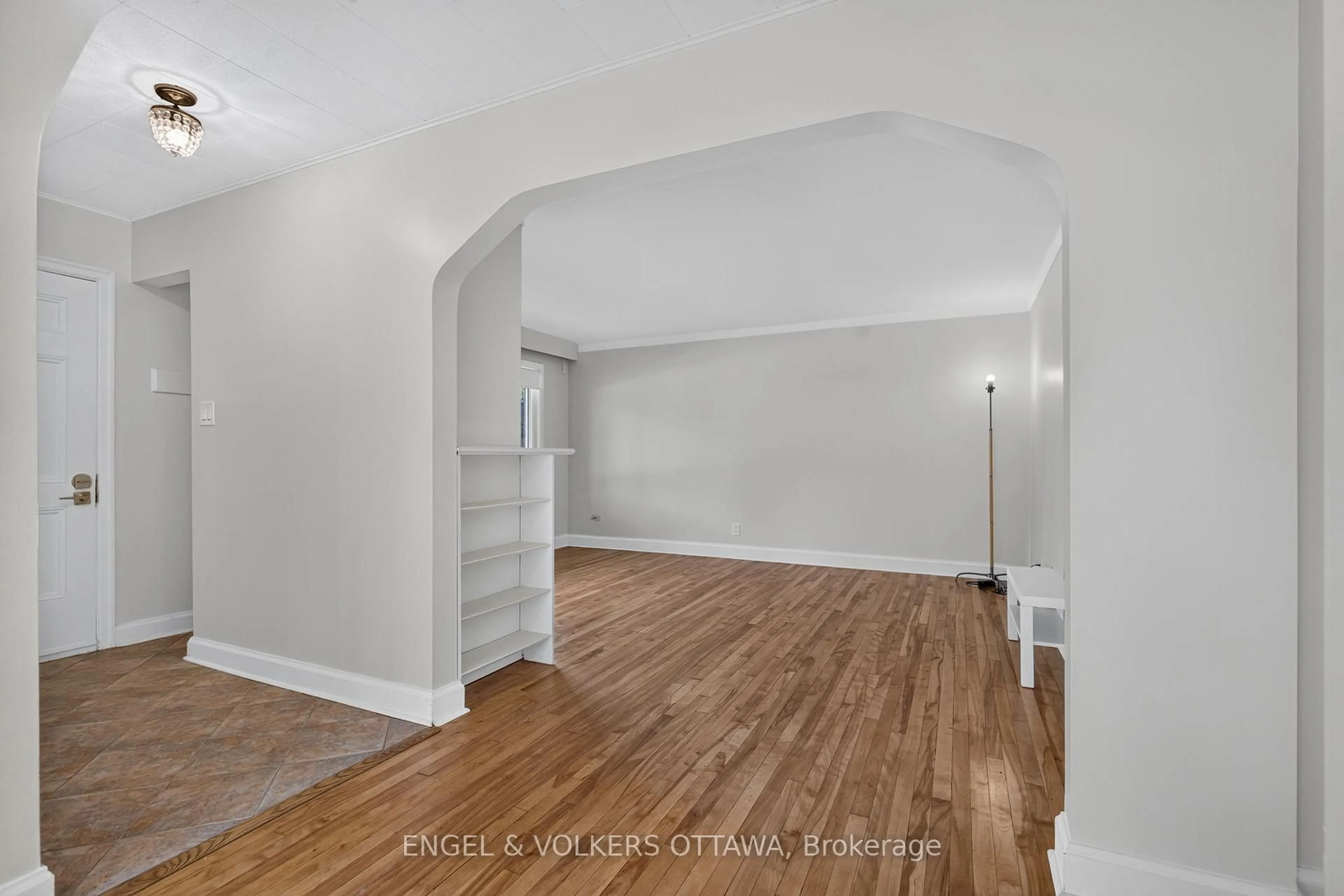 Unknown for 2445 Alta Vista Dr, Ottawa Ontario K1H 7M9