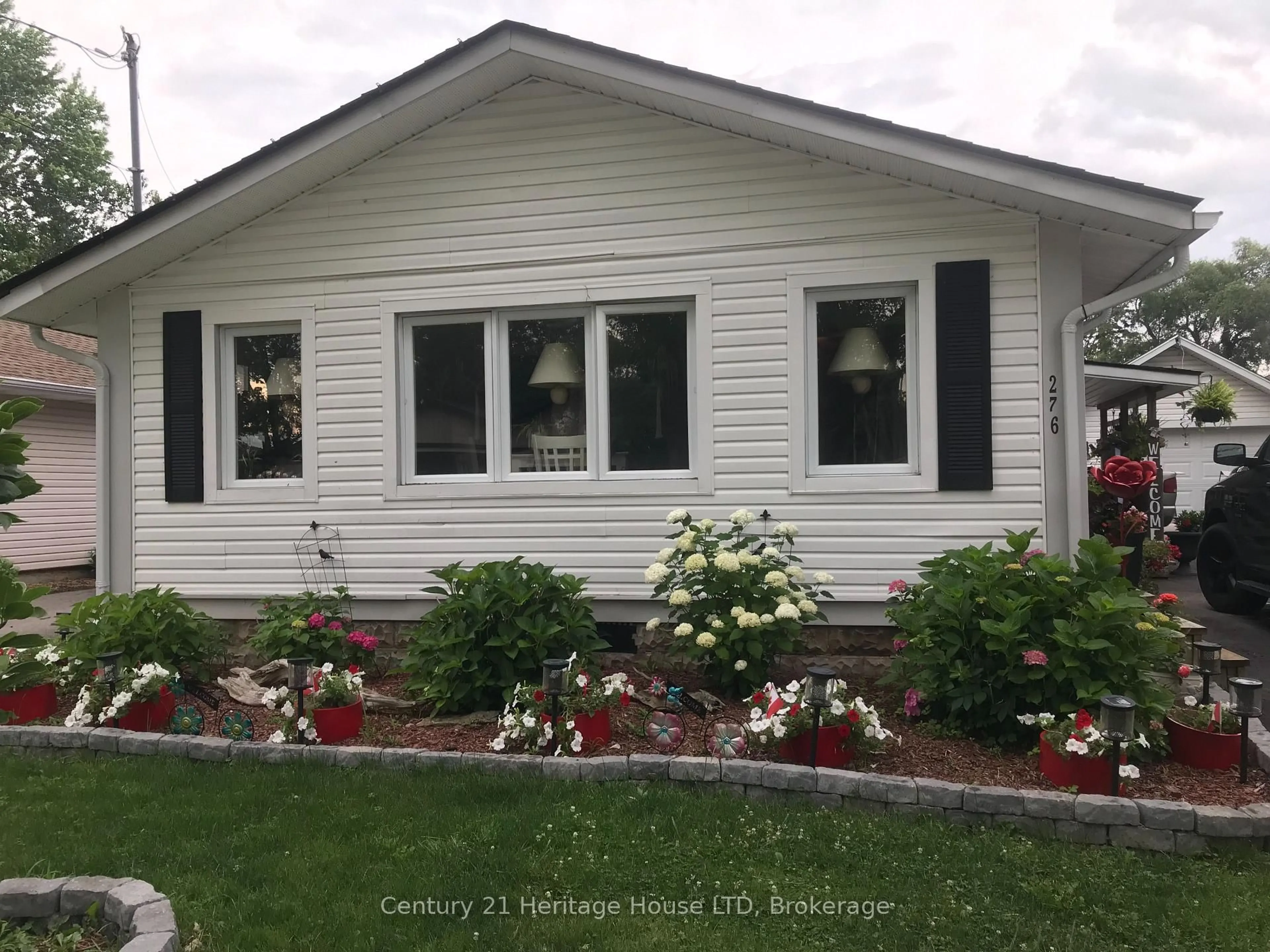 Home with vinyl exterior material, unknown for 276 Oxford Ave, Fort Erie Ontario L0S 1B0