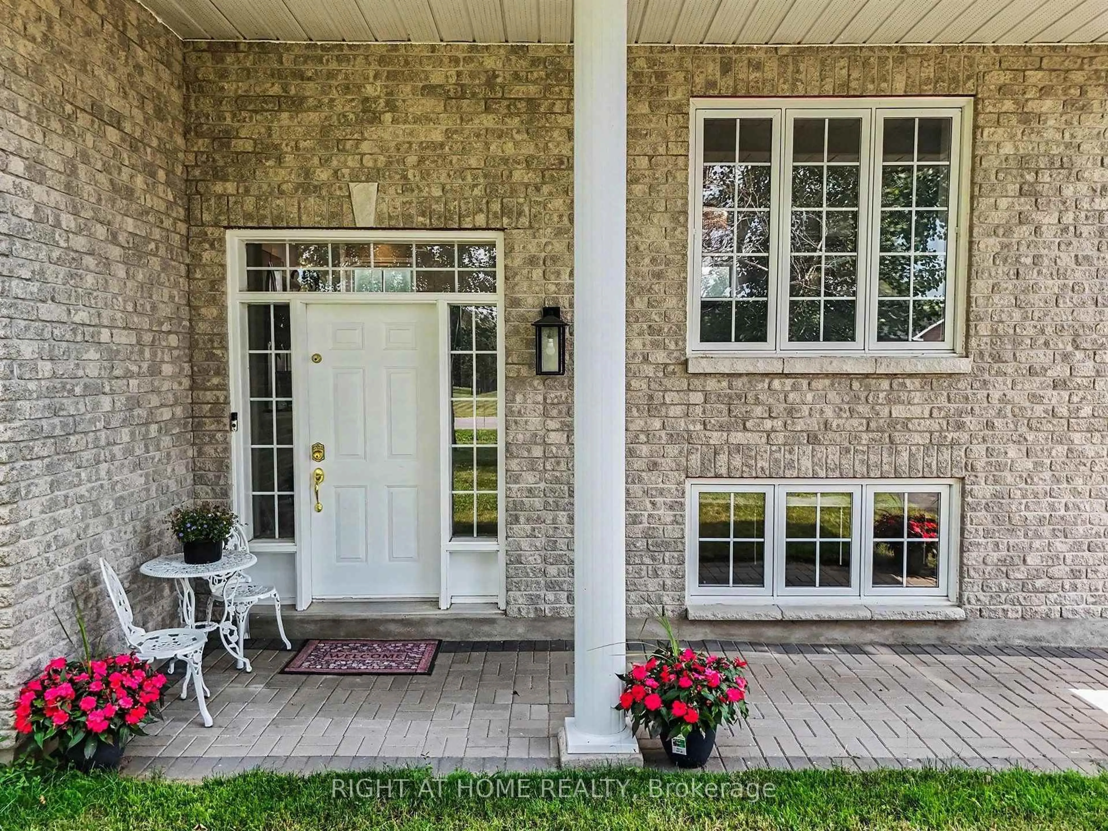 Unknown for 1588 Scottanne St, Ottawa Ontario K4P 1R3