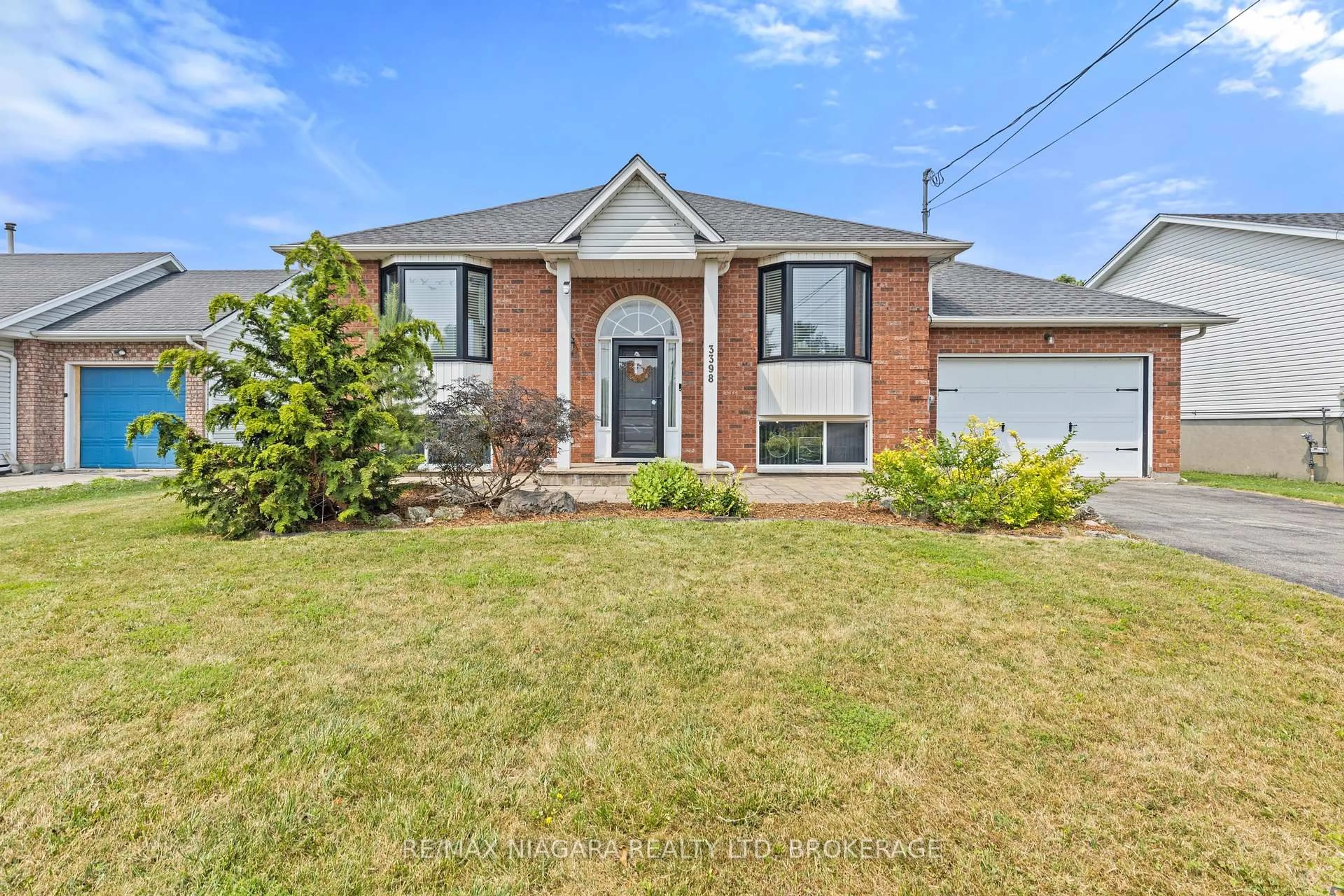 Home with brick exterior material, street for 3398 Dominion Rd, Fort Erie Ontario L0S 1N0