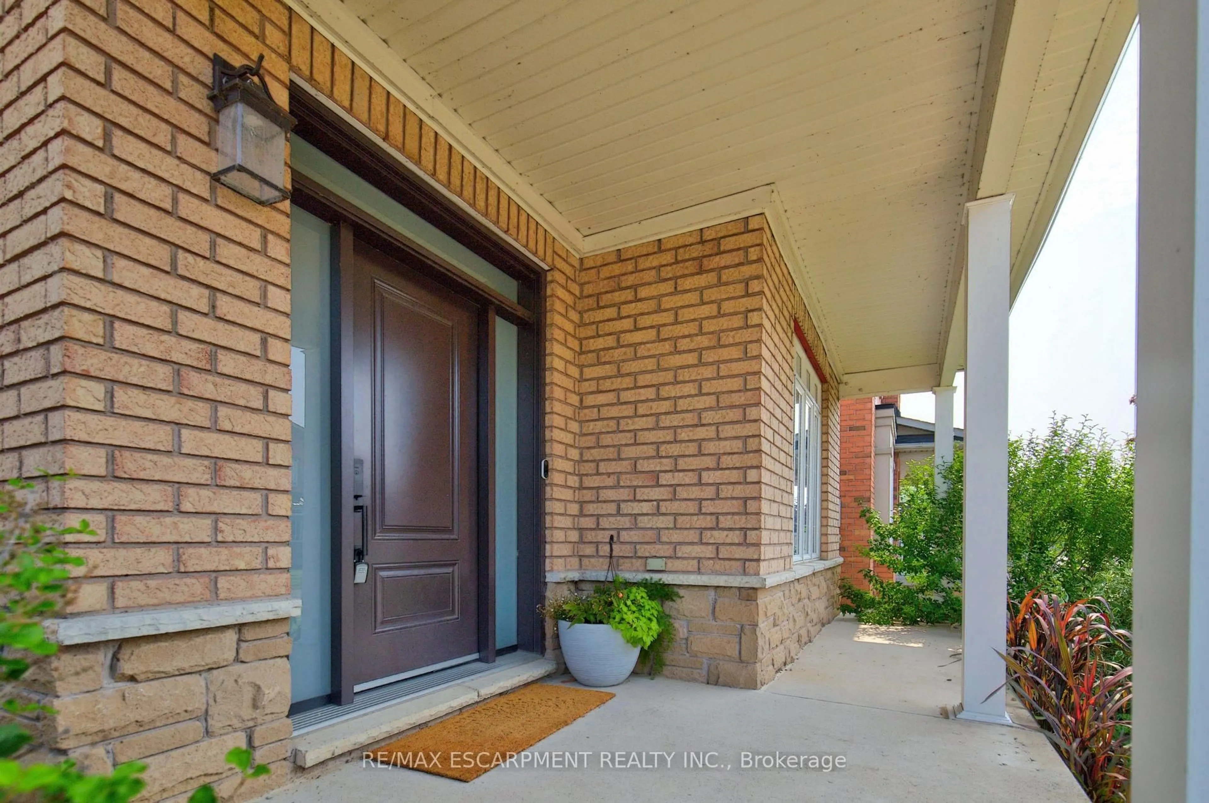 Unknown for 16 Watercliff Pl, Hamilton Ontario L8E 6E5