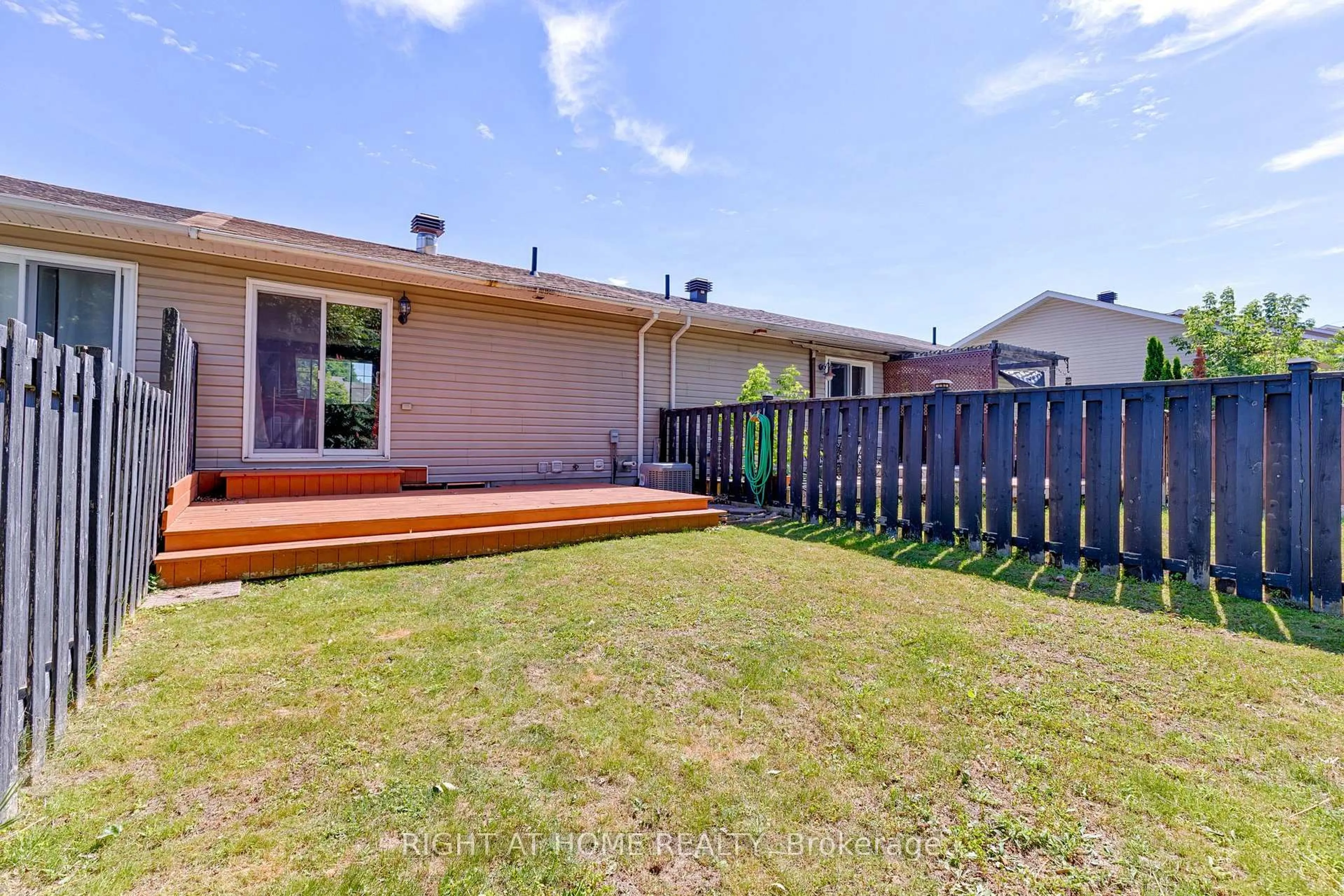 Patio, street for 36 Northbrook Rd, Petawawa Ontario K8H 3N5