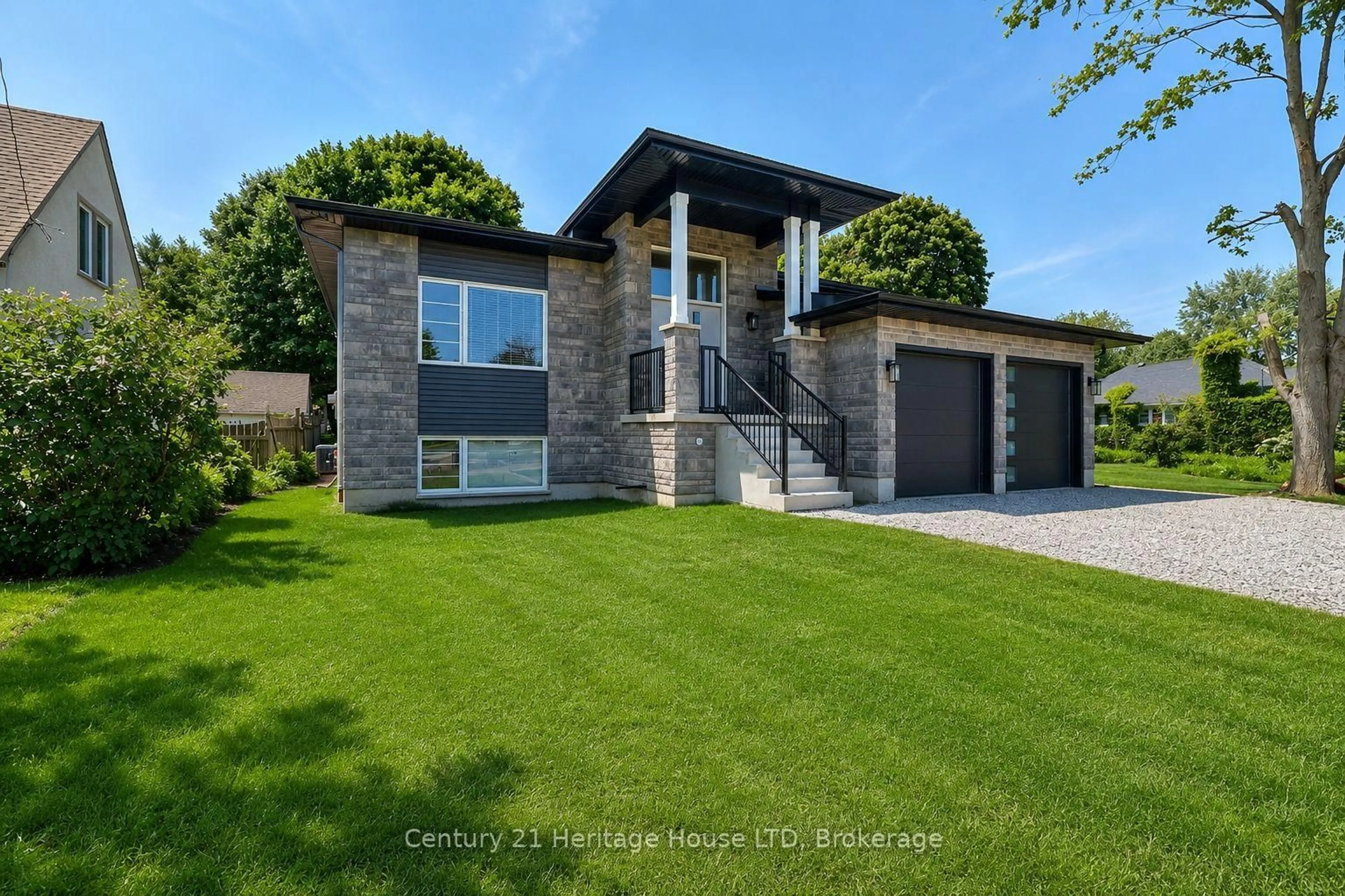 Home with brick exterior material, street for 336 Sugarloaf St, Port Colborne Ontario L3K 2P3